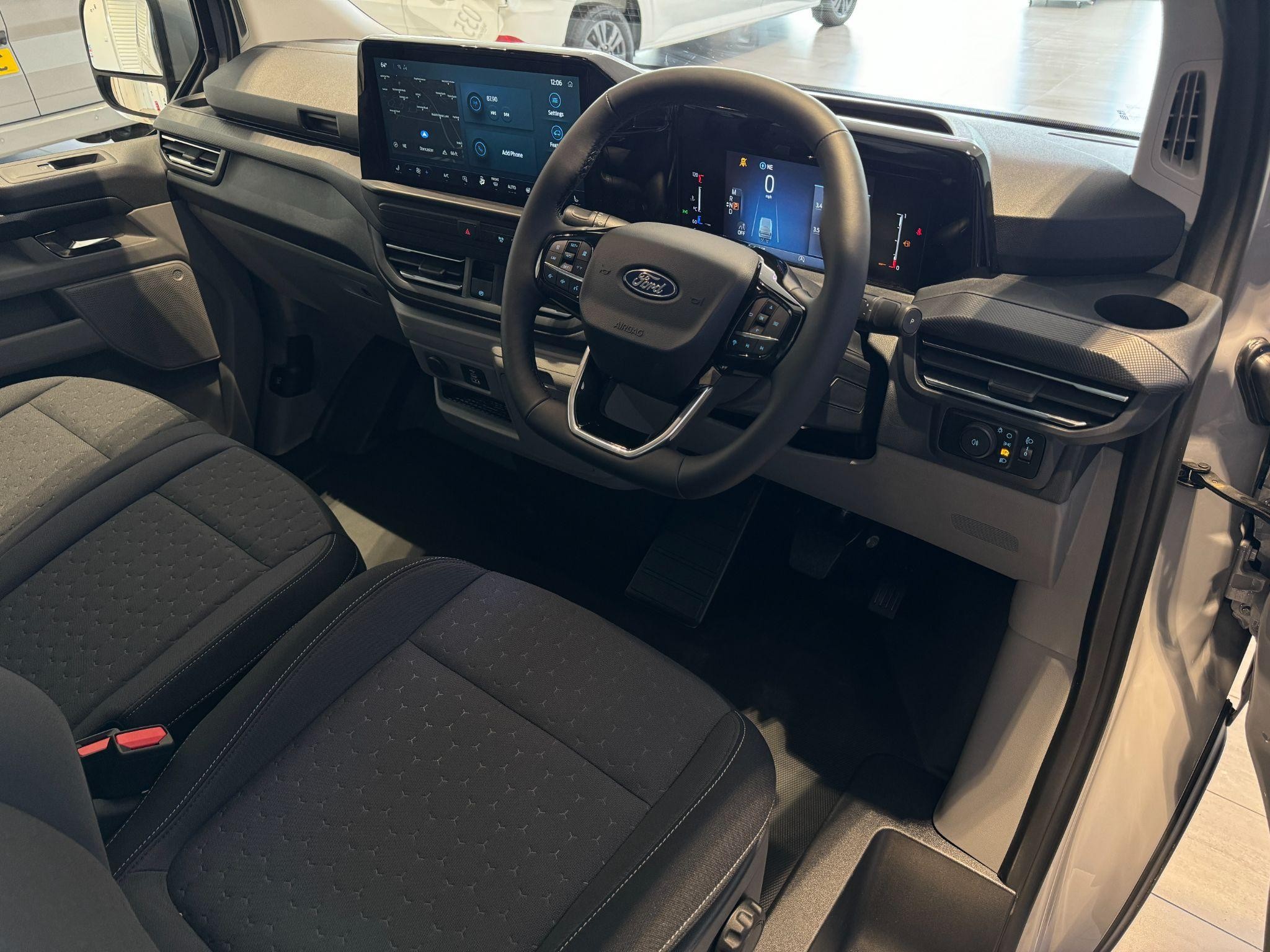 Ford Transit Custom Image 16