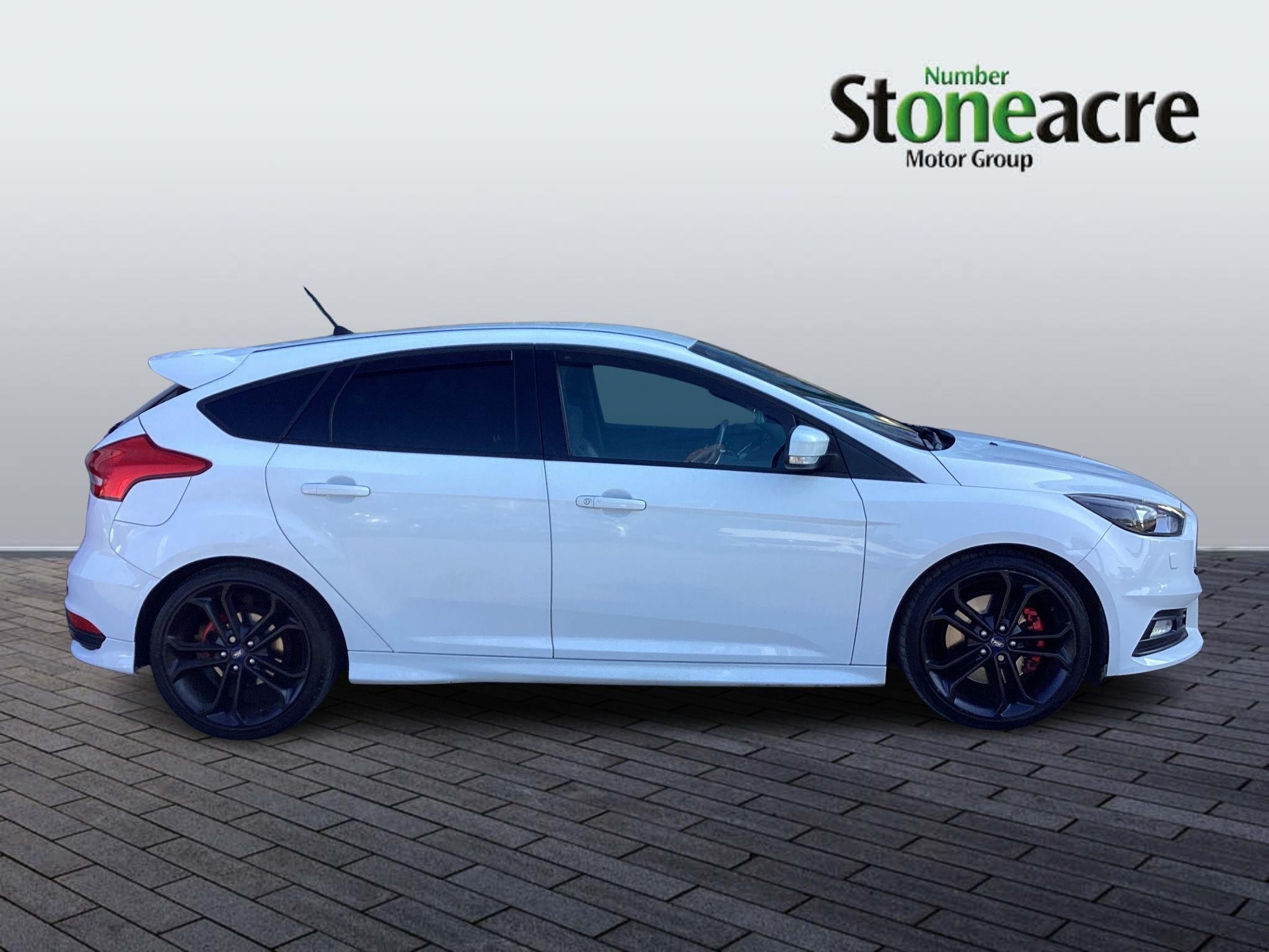 Ford Focus Image 2