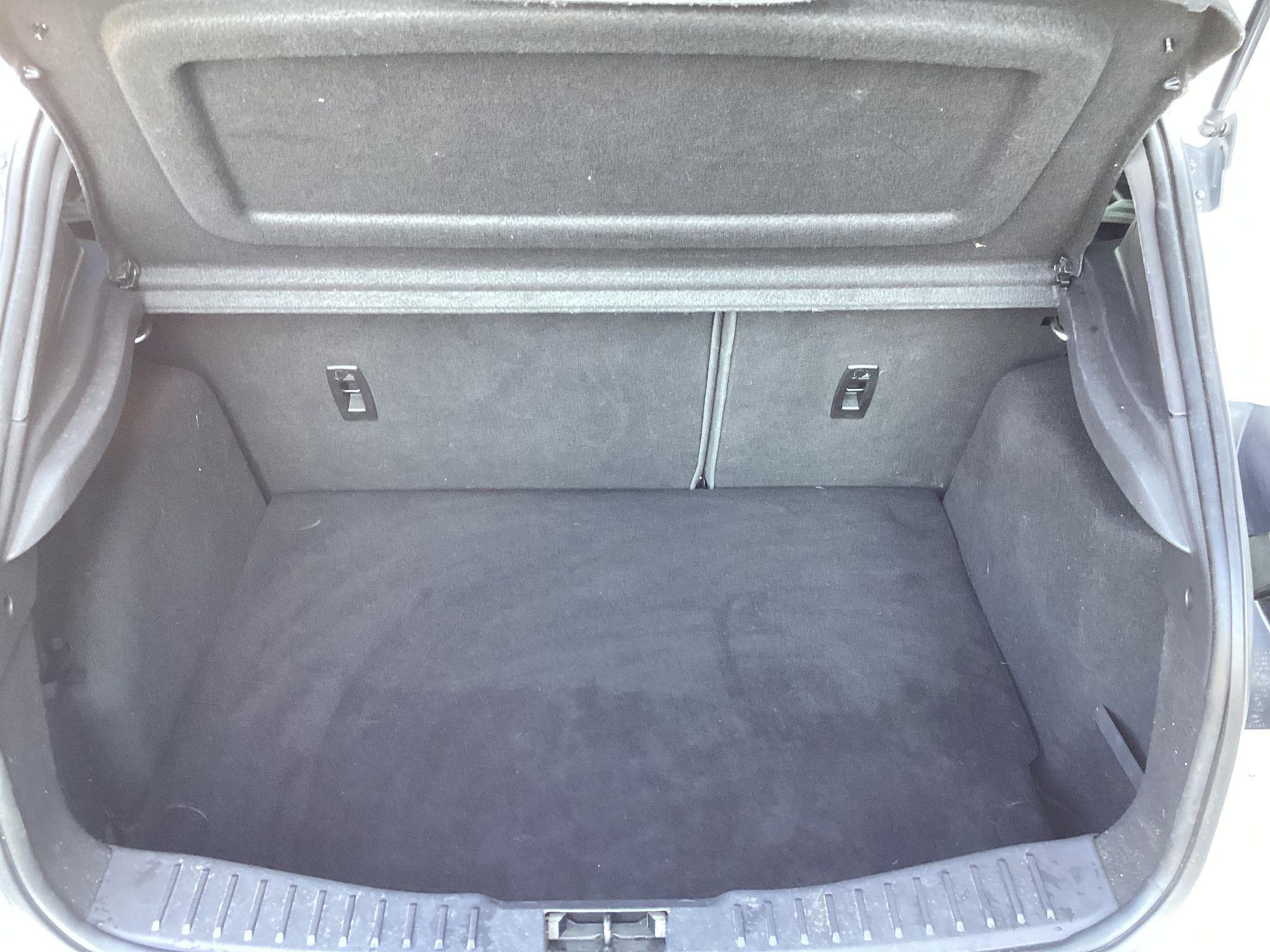 Ford Focus Image 10