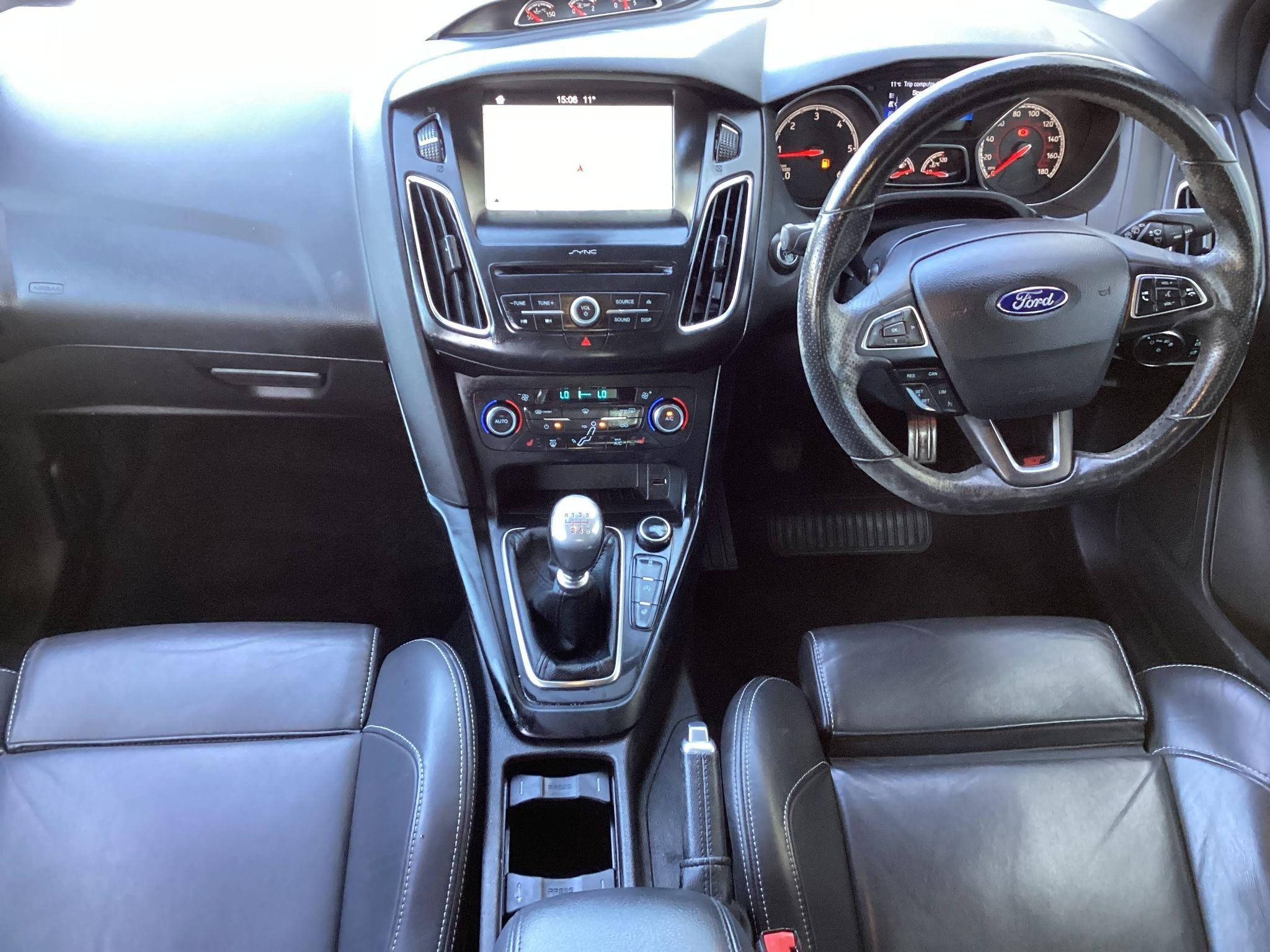Ford Focus Image 11