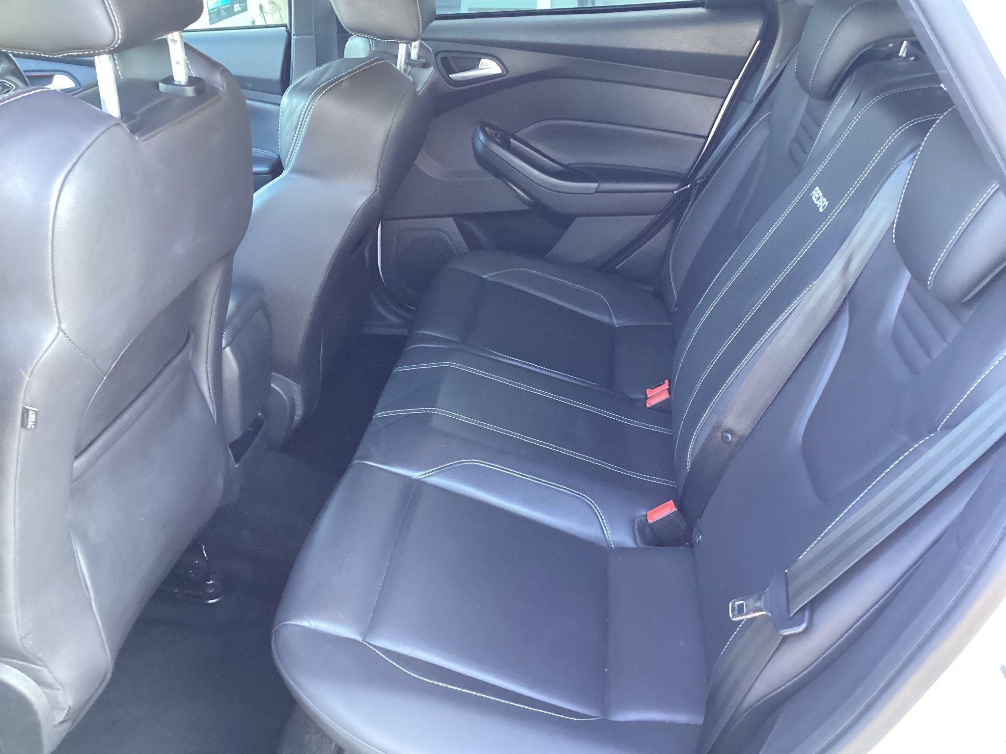 Ford Focus Image 15