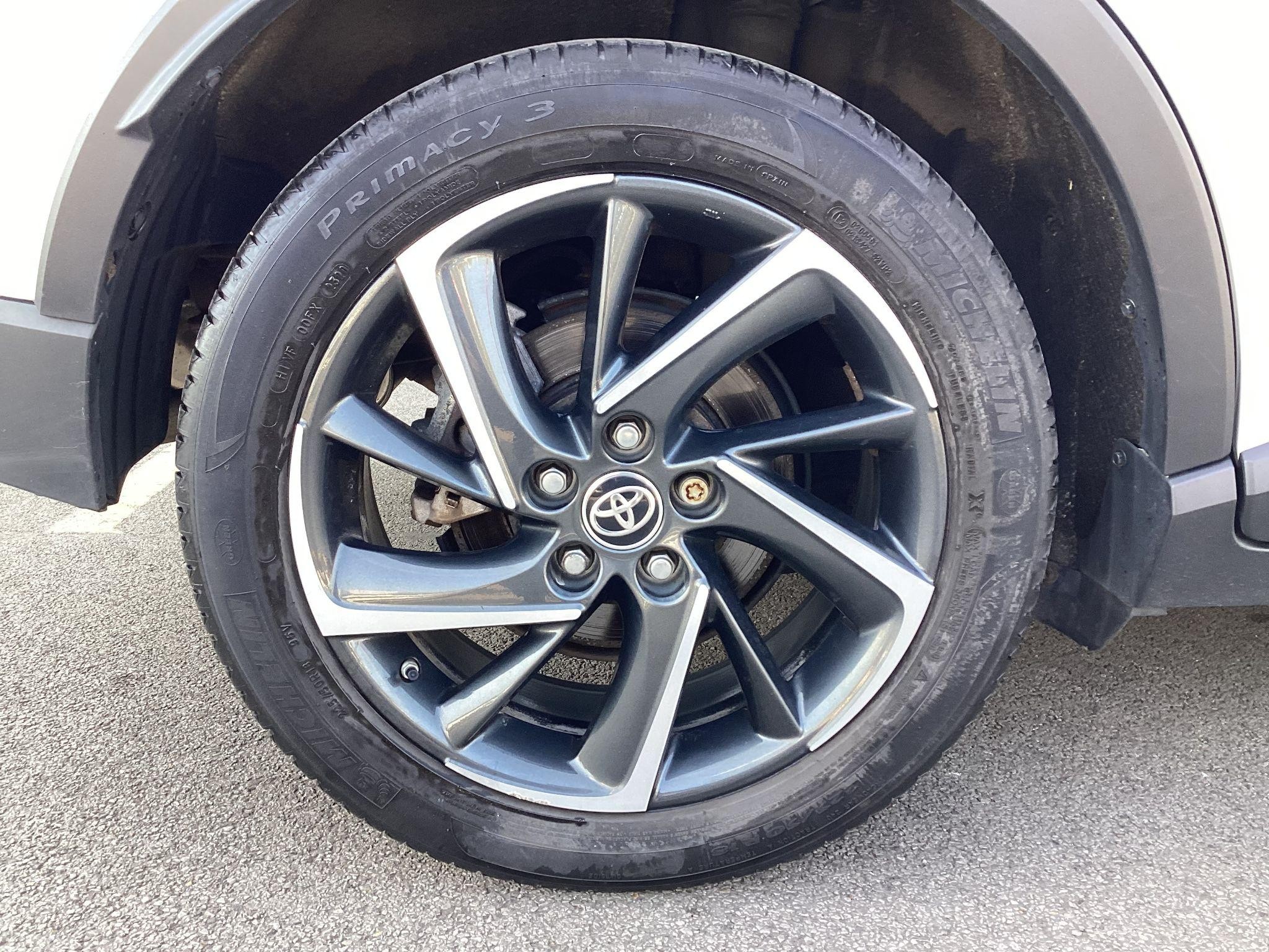 Toyota C-HR Image 9