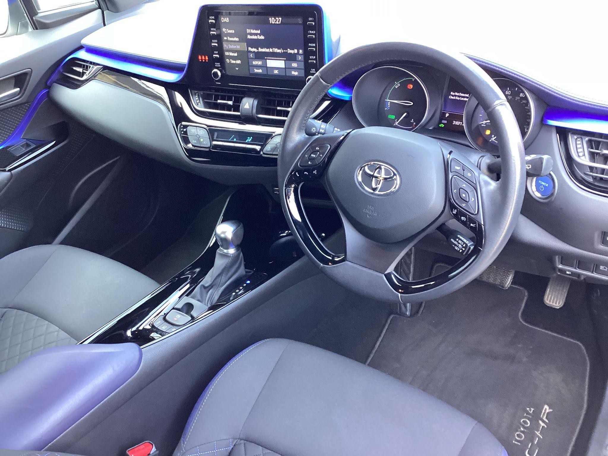 Toyota C-HR Image 13
