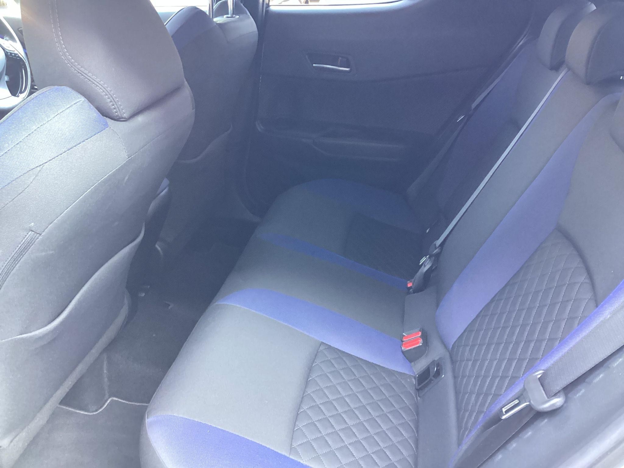 Toyota C-HR Image 16