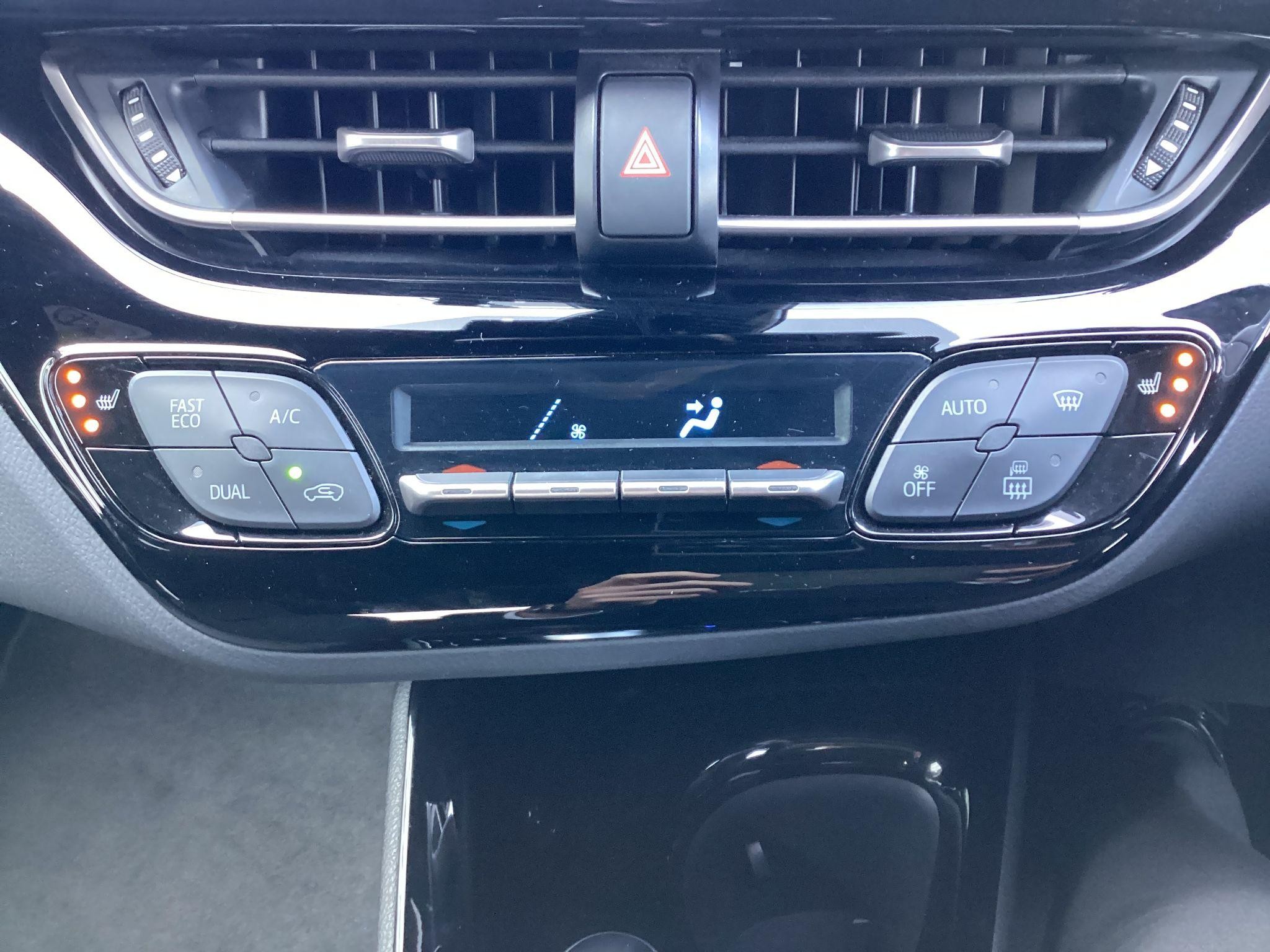 Toyota C-HR Image 23