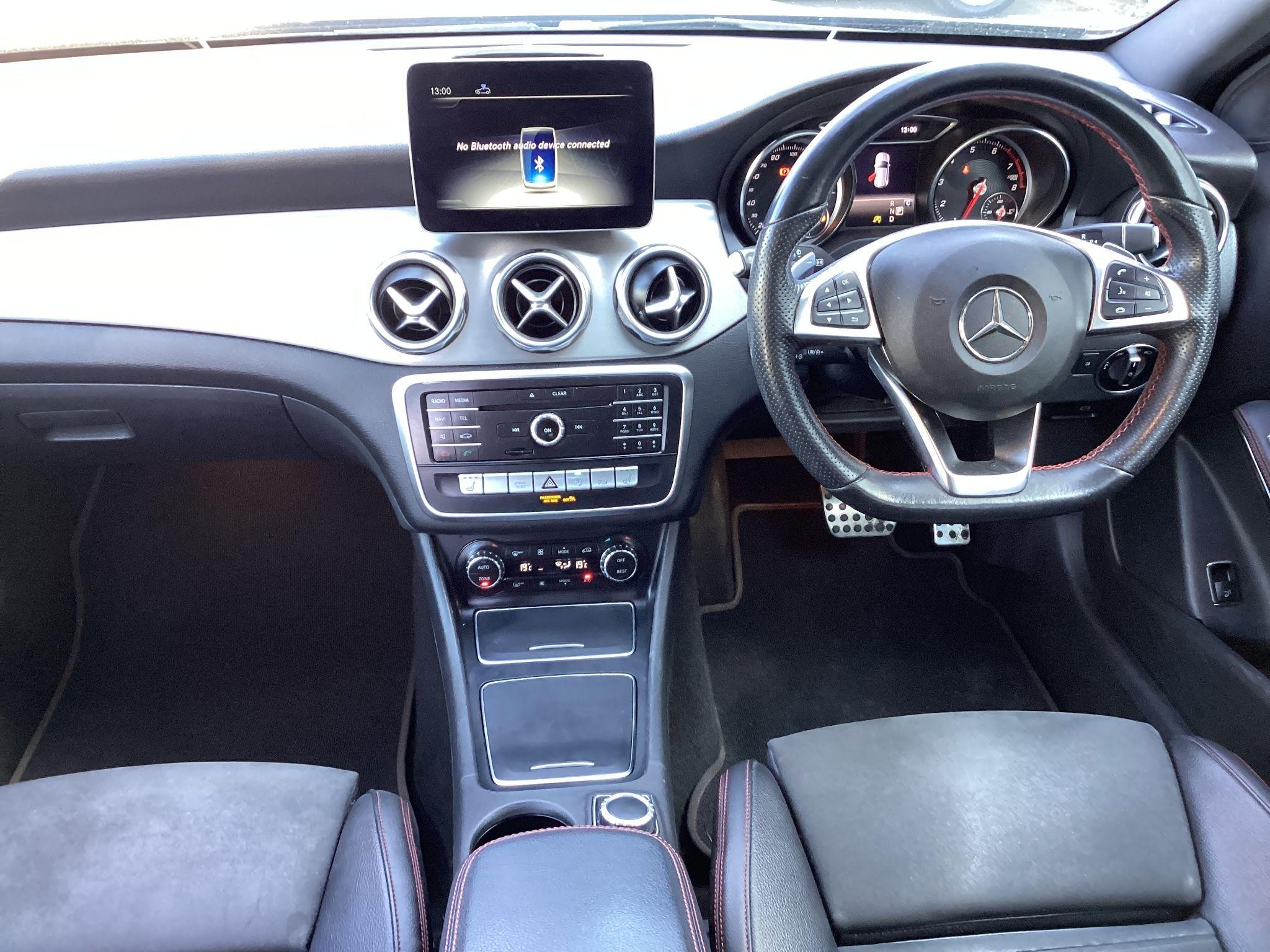 Mercedes-Benz GLA Image 11