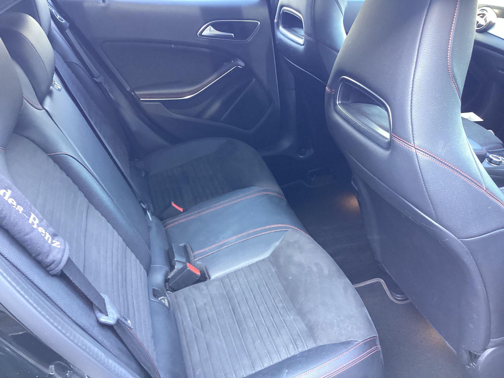 Mercedes-Benz GLA Image 14