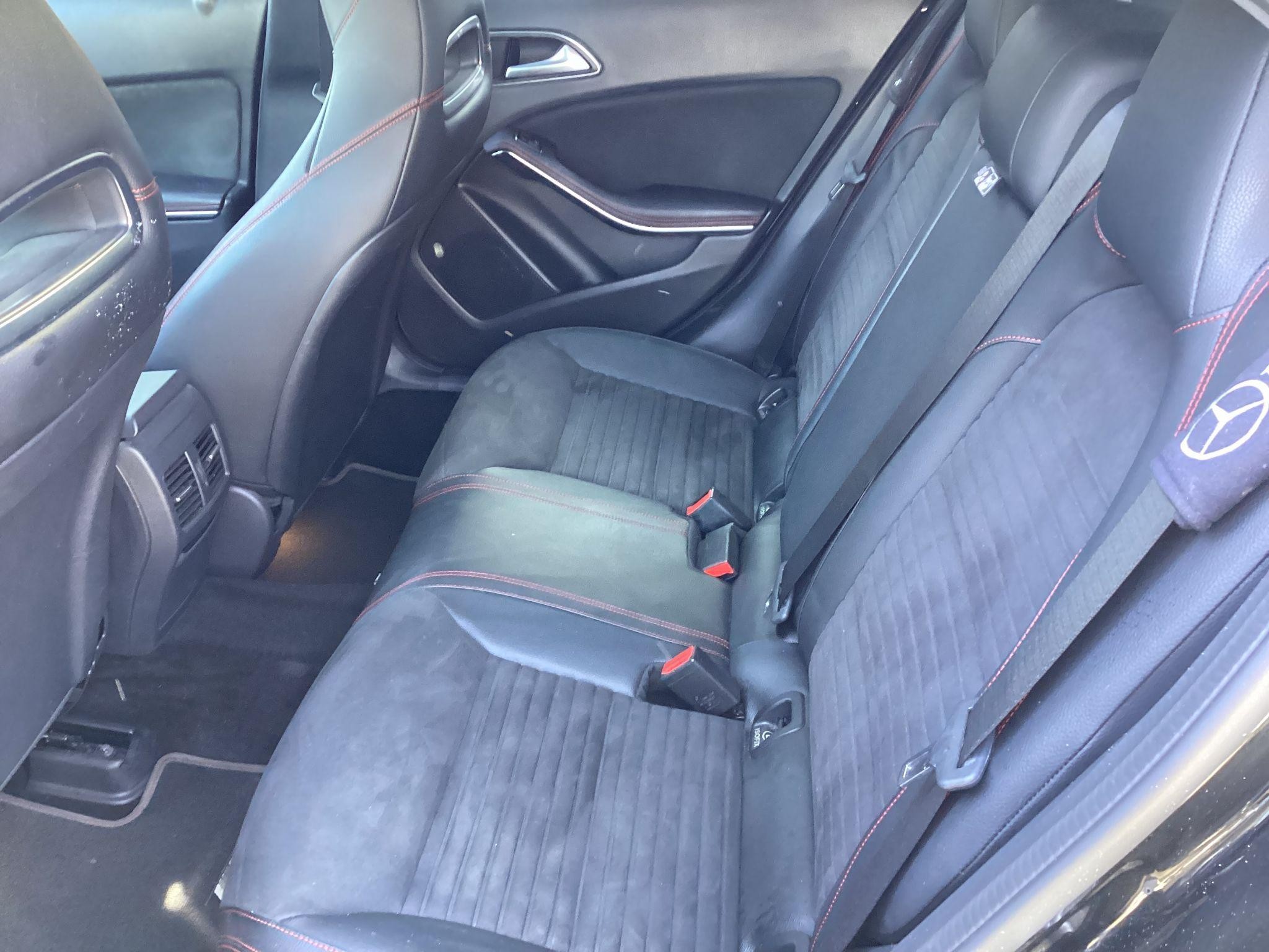 Mercedes-Benz GLA Image 15