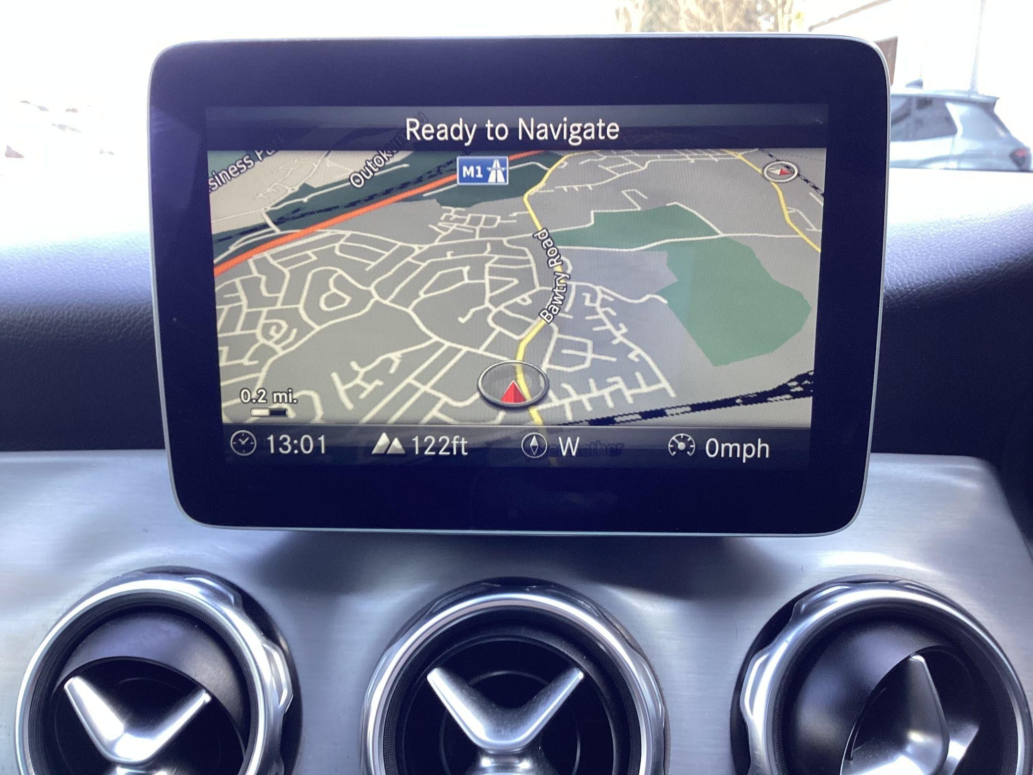 Mercedes-Benz GLA Image 18