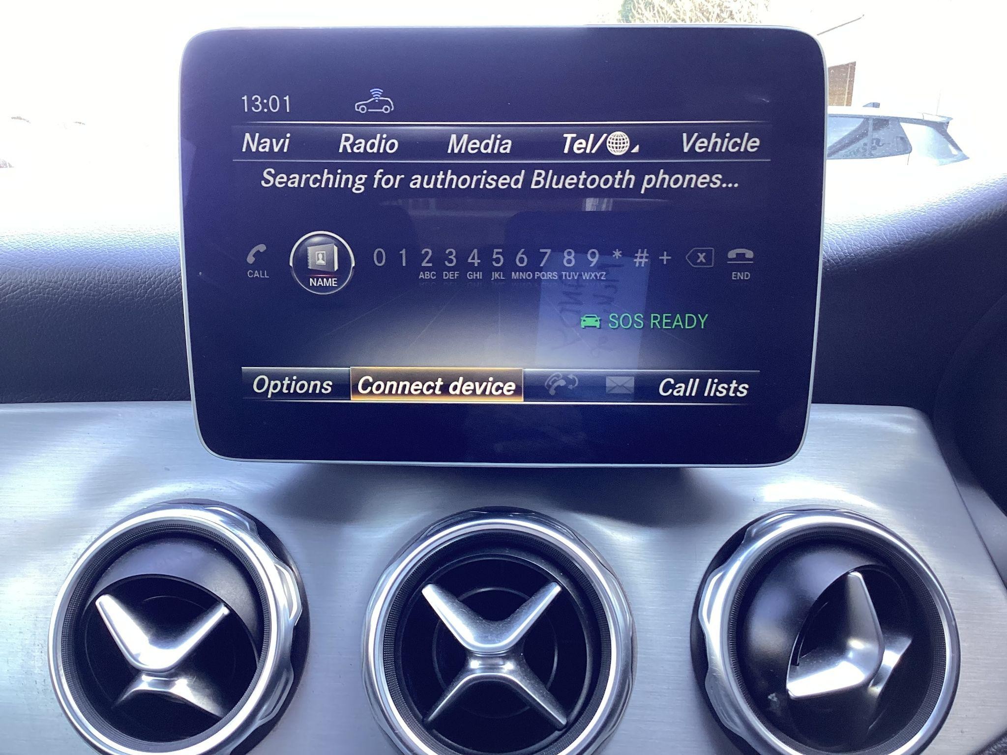 Mercedes-Benz GLA Image 21