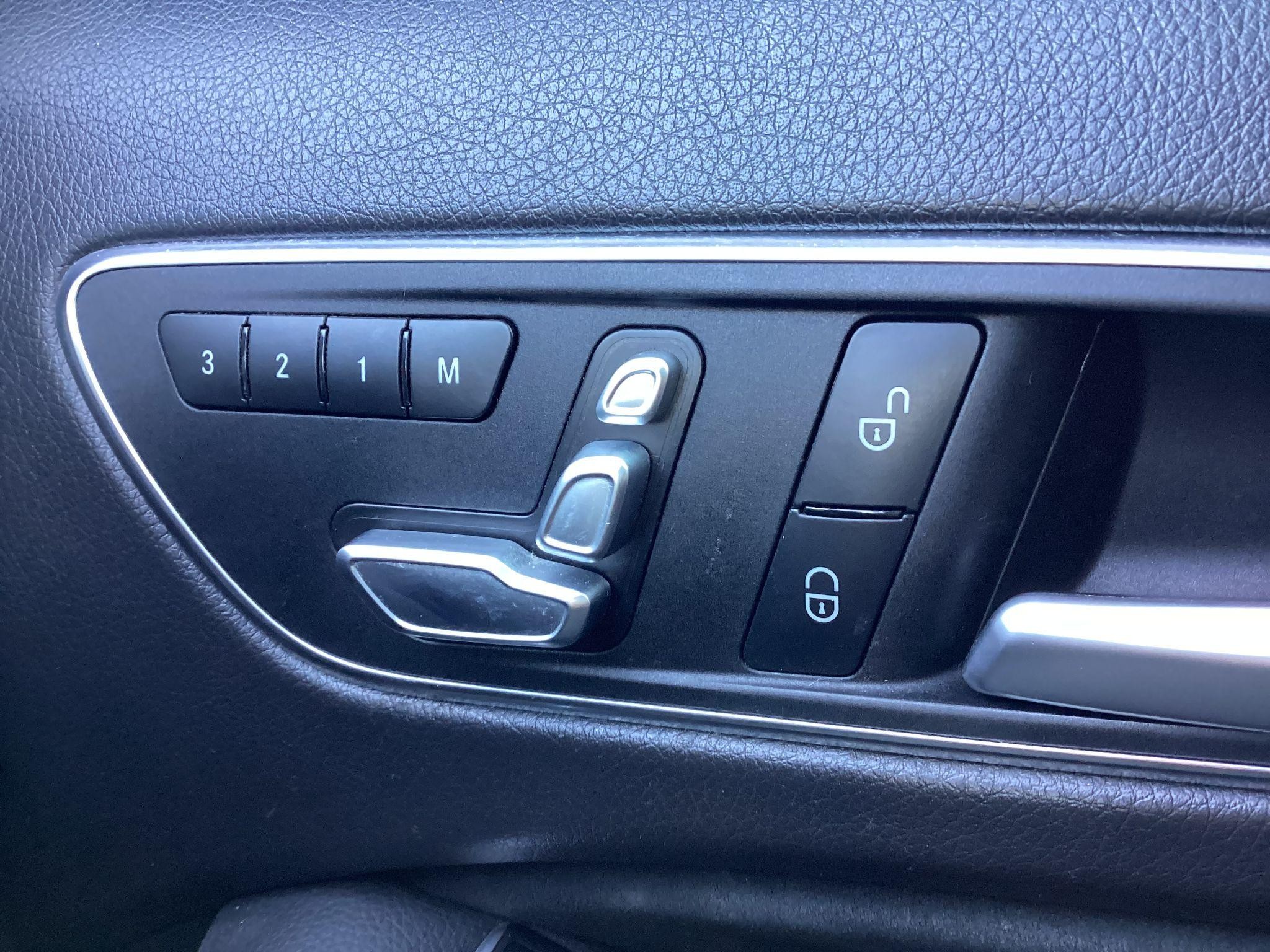 Mercedes-Benz GLA Image 22