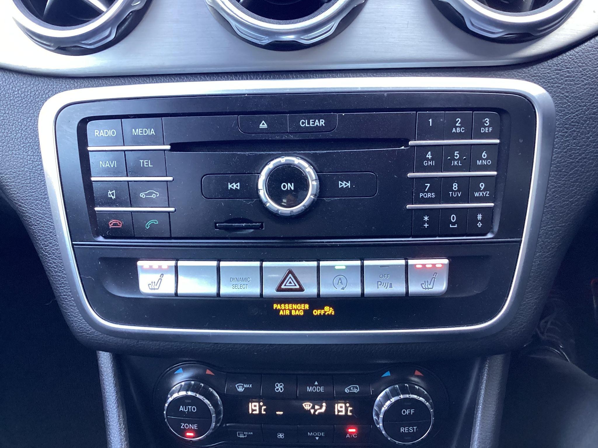 Mercedes-Benz GLA Image 24