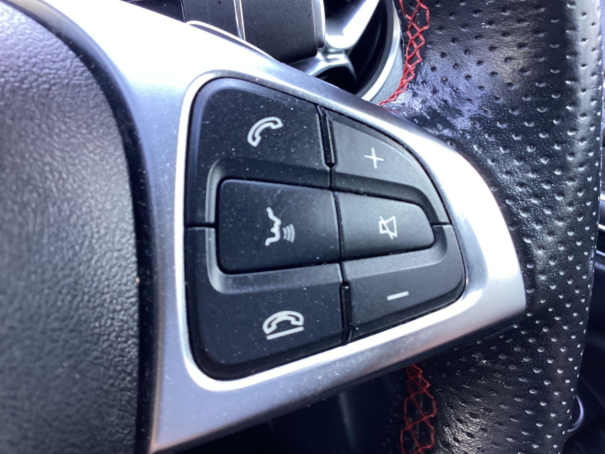 Mercedes-Benz GLA Image 30