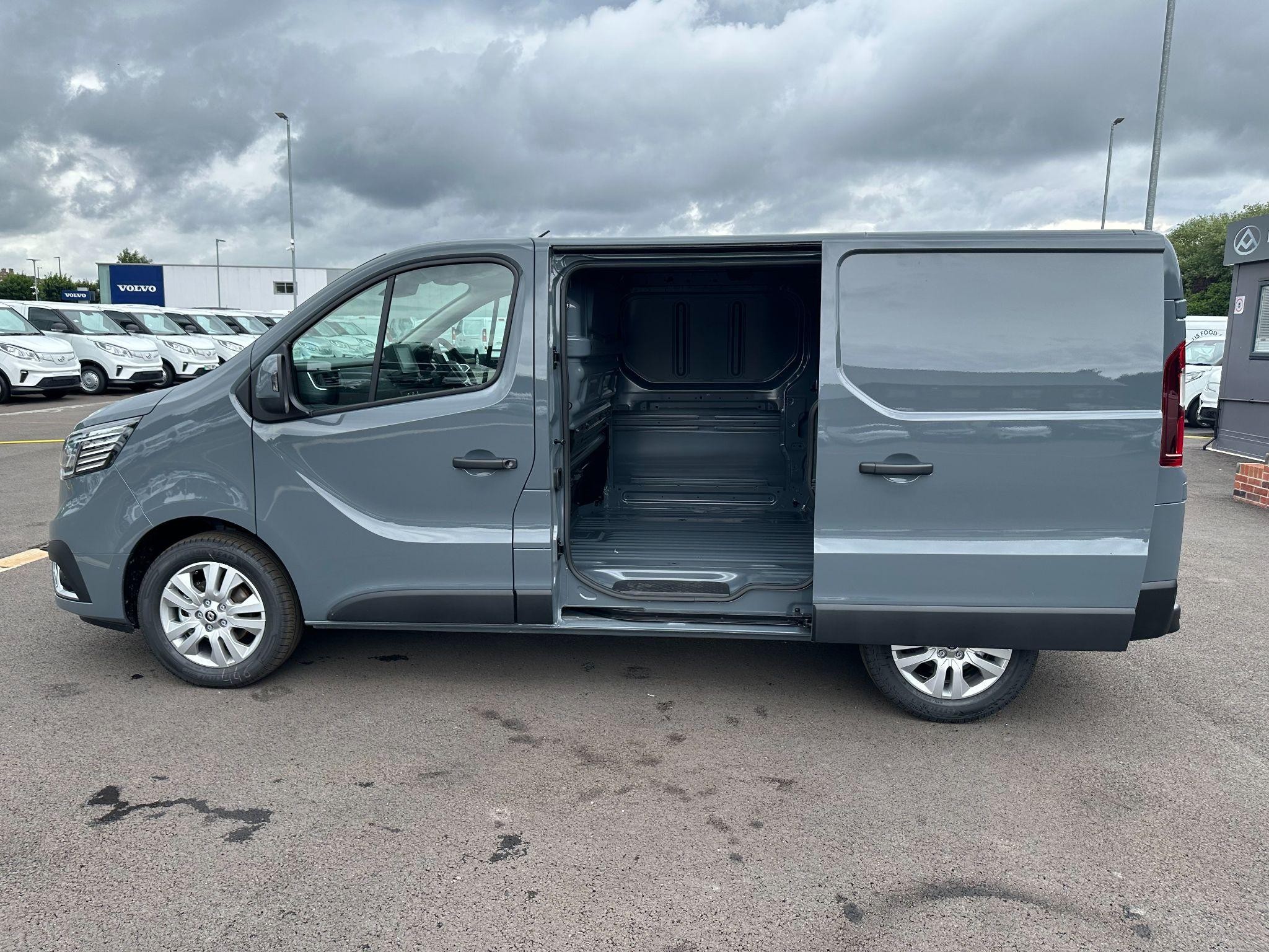 Renault Trafic Image 10