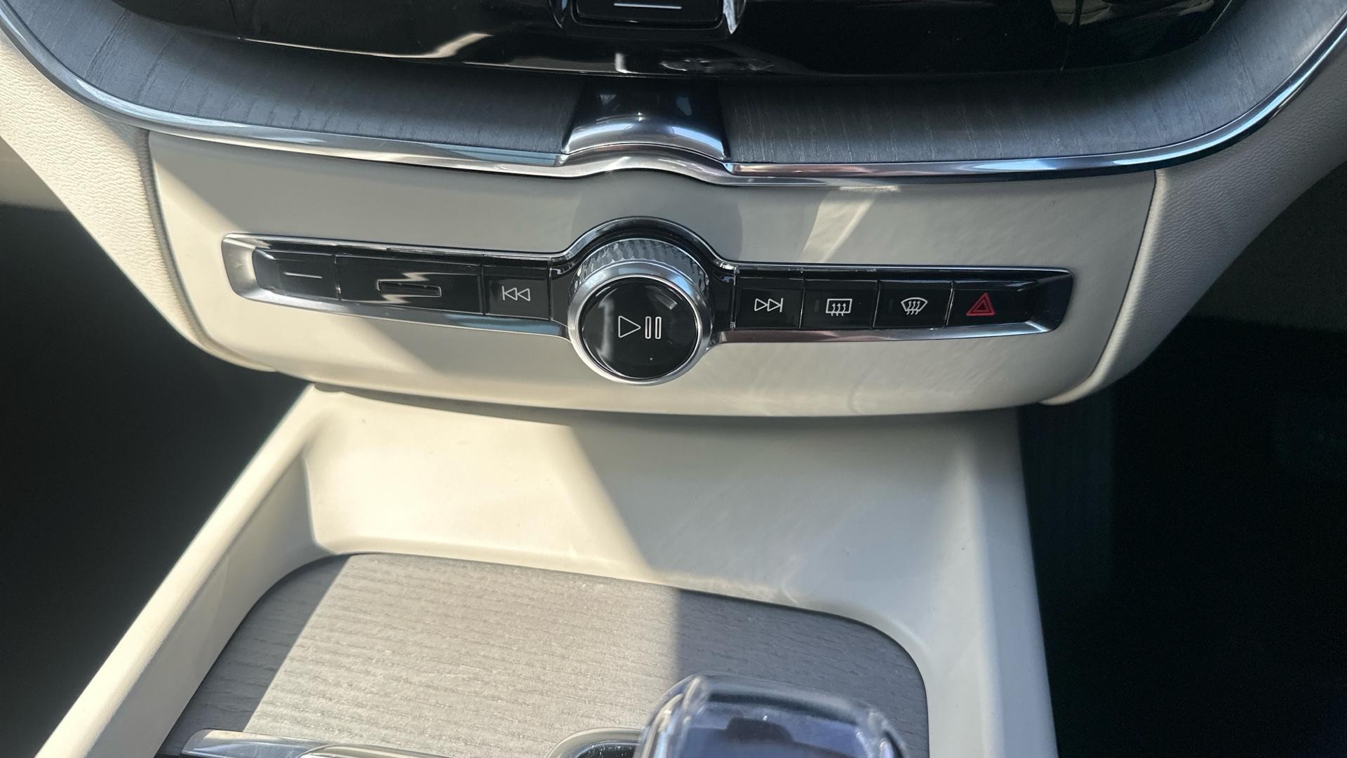 Volvo XC60 Image 28