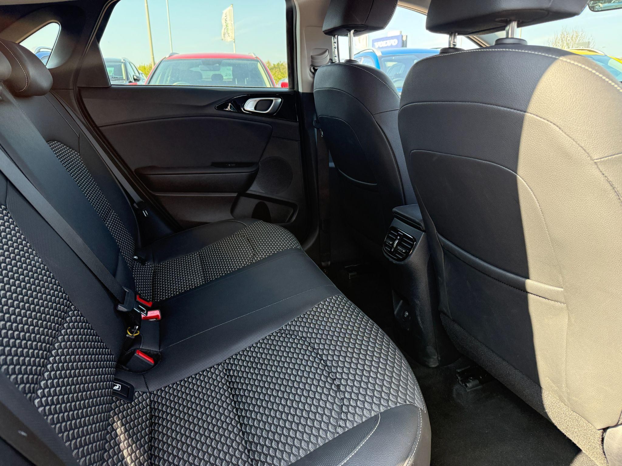 Kia Ceed Image 11
