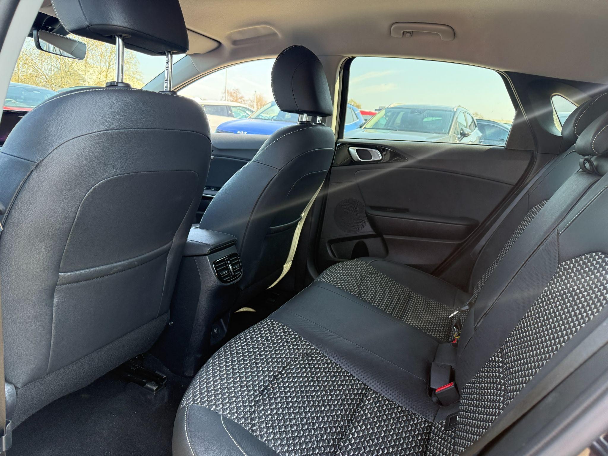 Kia Ceed Image 12