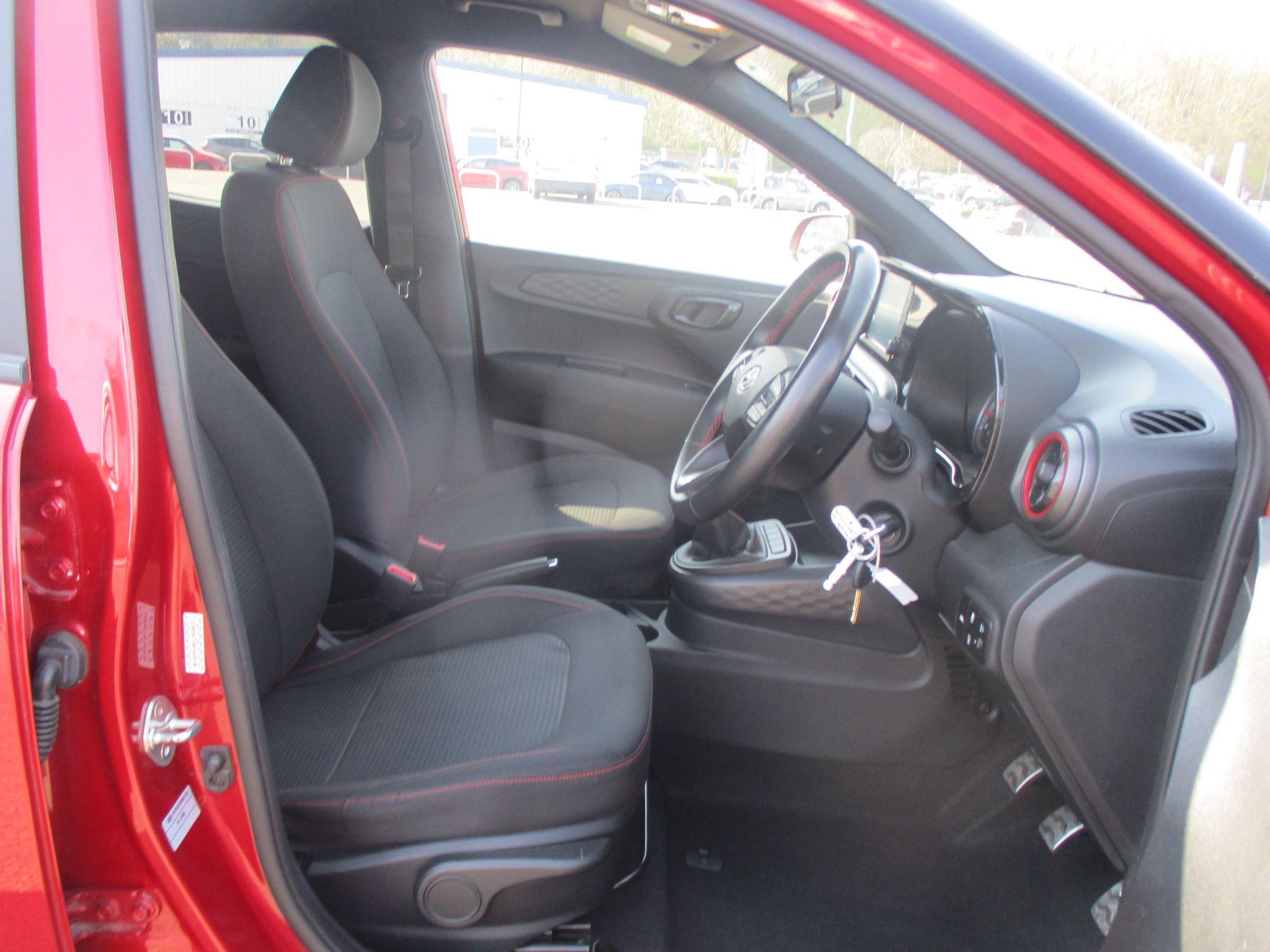 Hyundai i10 Image 10