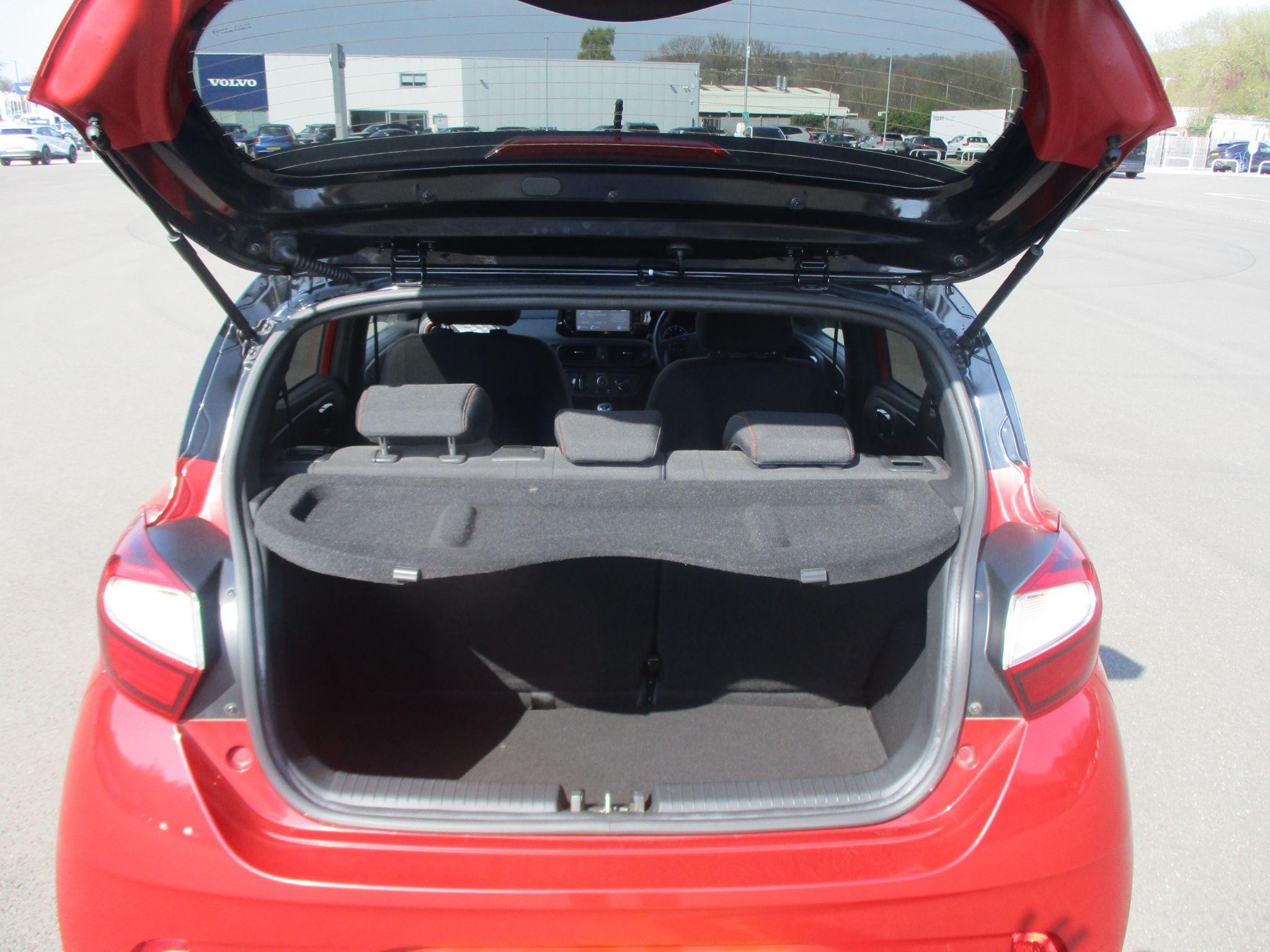 Hyundai i10 Image 12