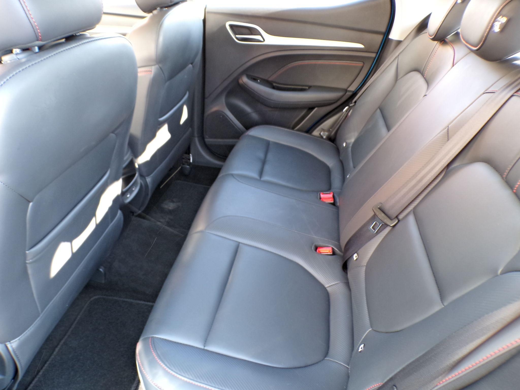 MG ZS Image 21