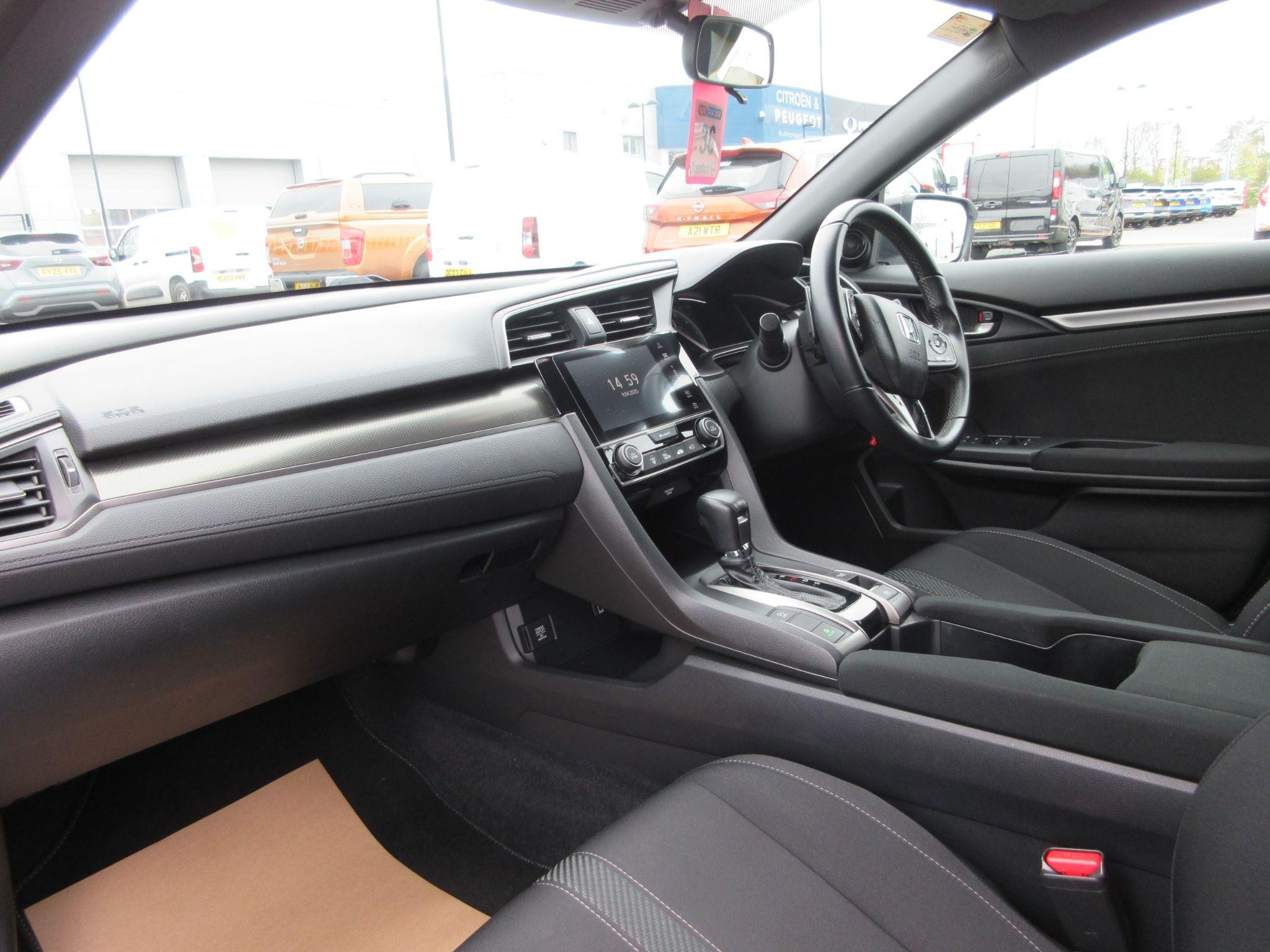 Honda Civic Image 8