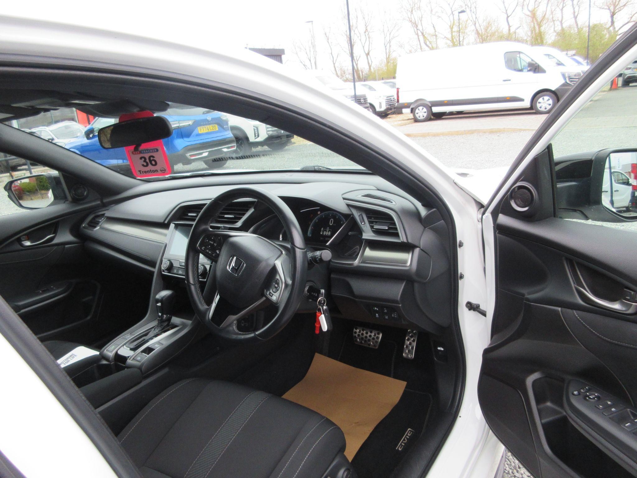 Honda Civic Image 10