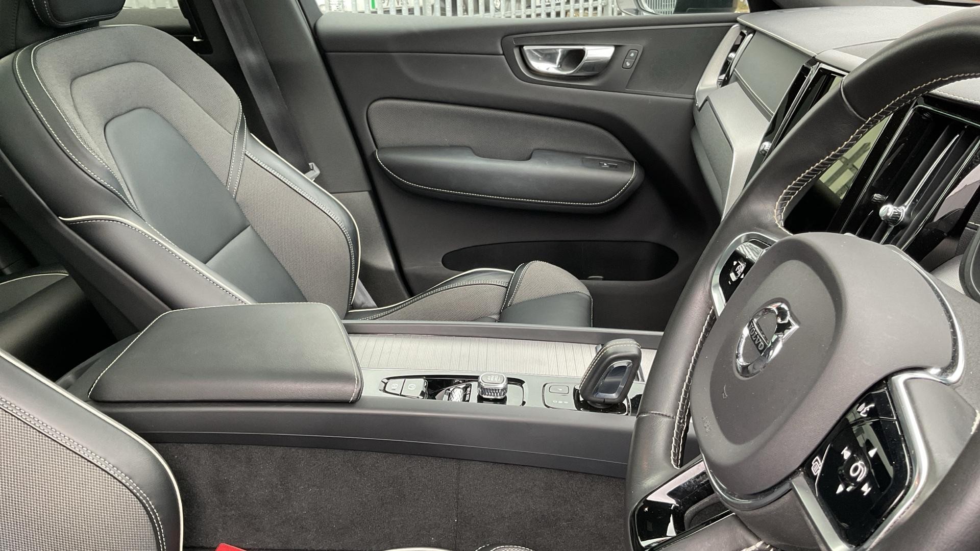 Volvo XC60 Image 9