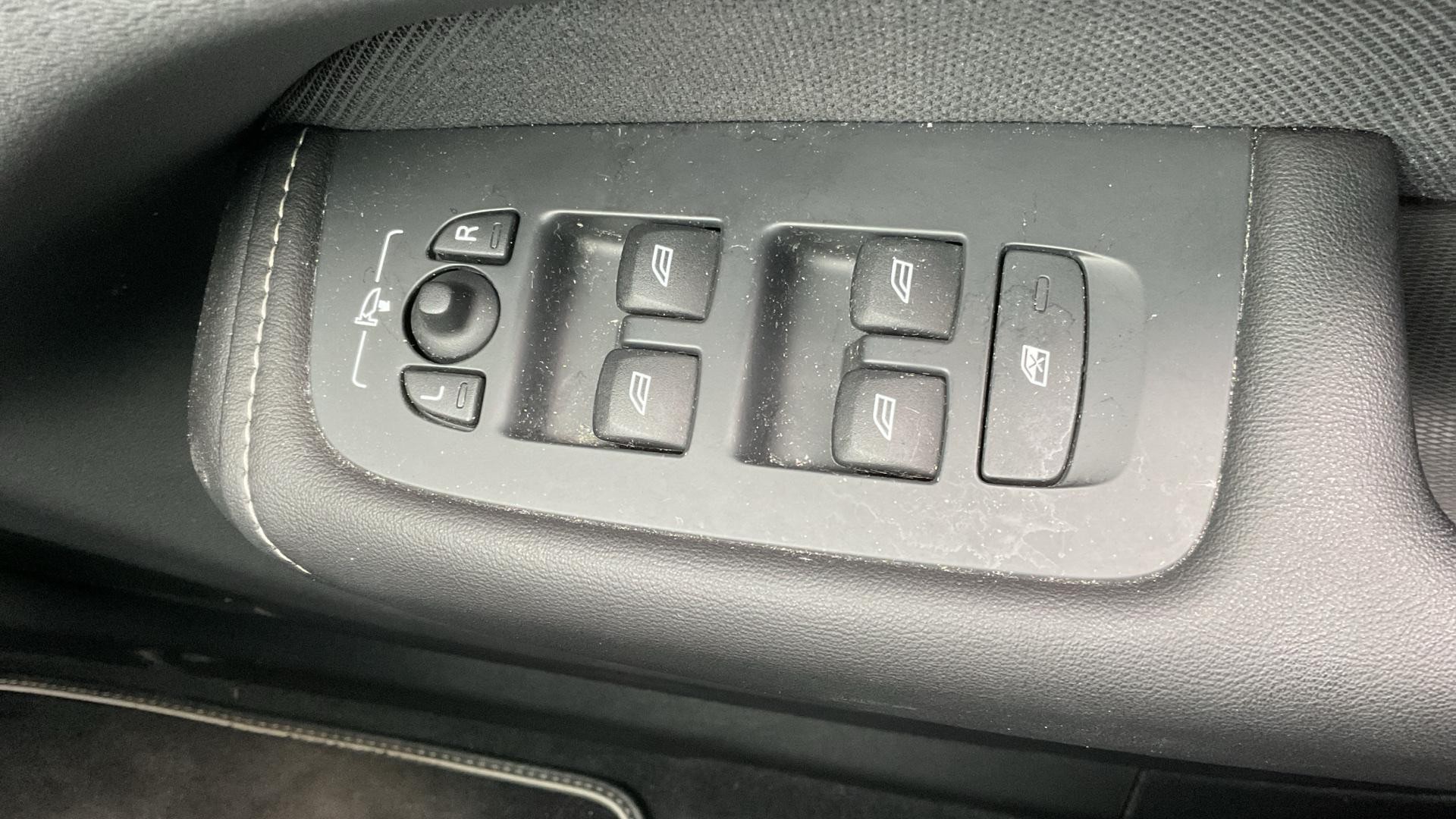 Volvo XC60 Image 28
