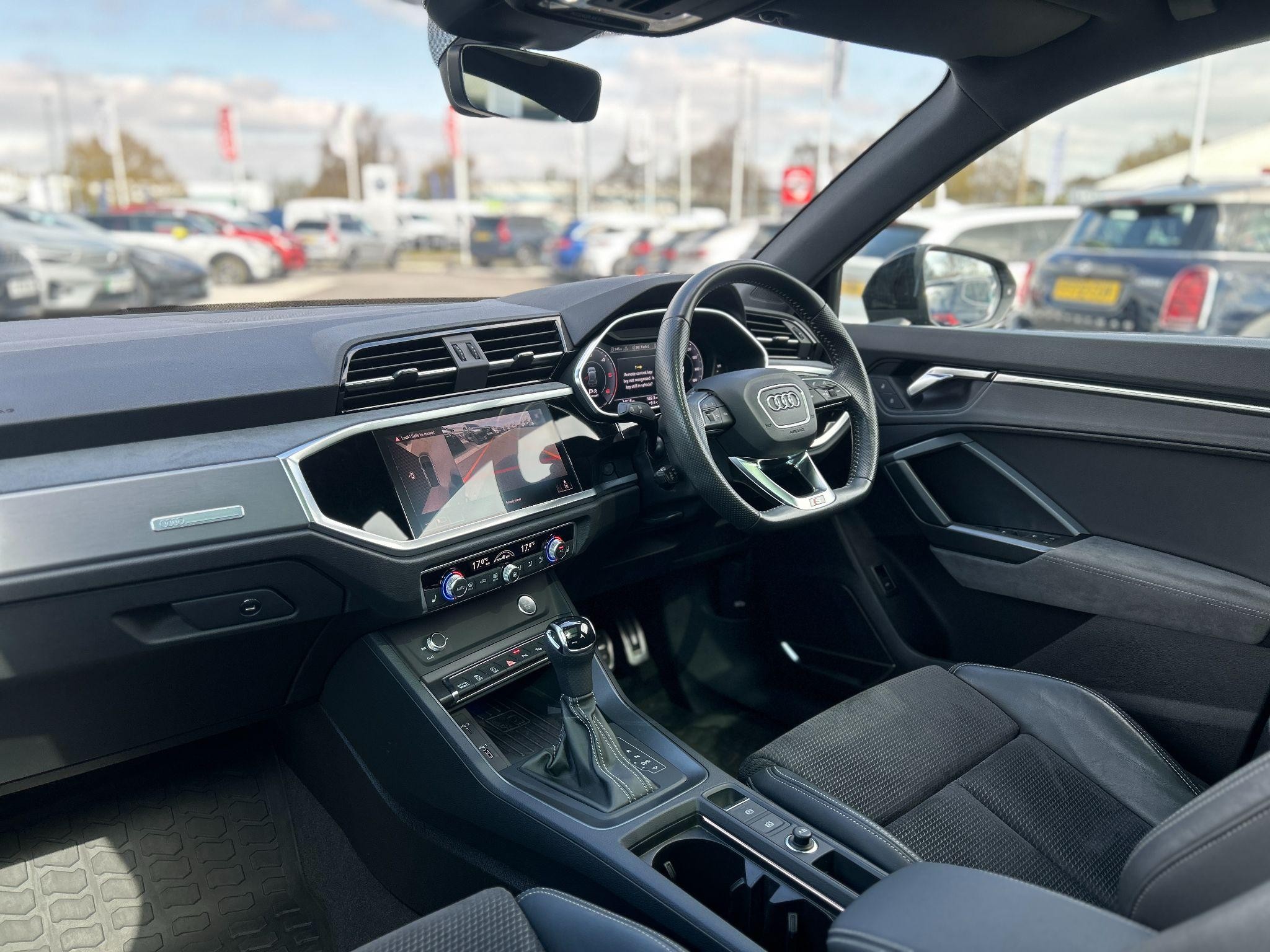 Audi Q3 Image 15