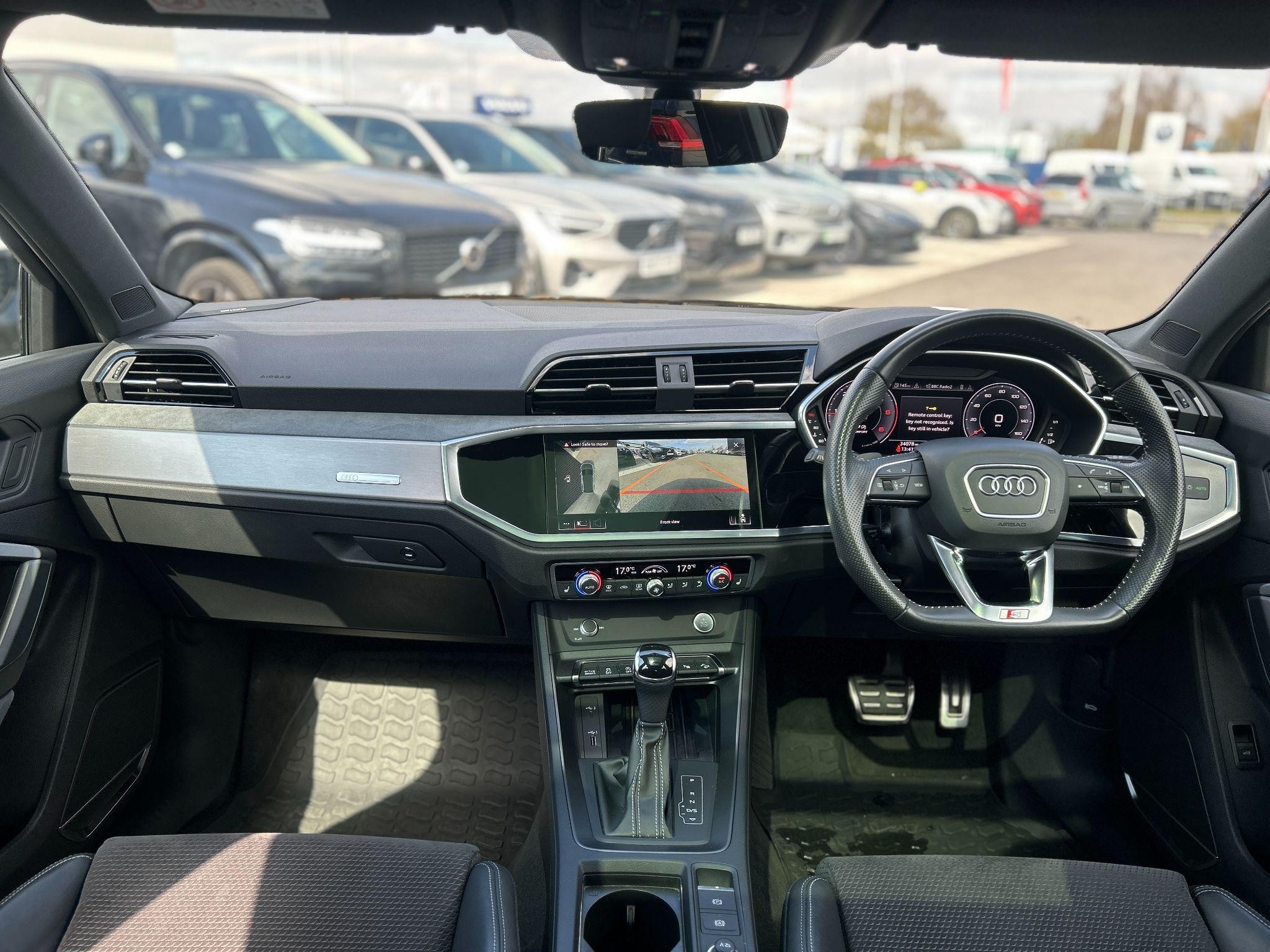 Audi Q3 Image 16