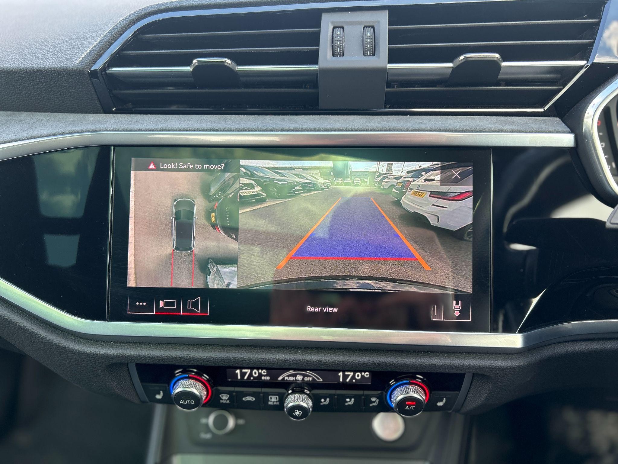 Audi Q3 Image 28