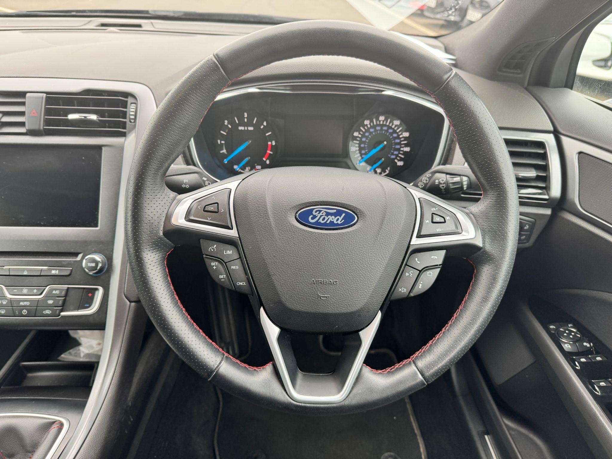 Ford Mondeo Image 17