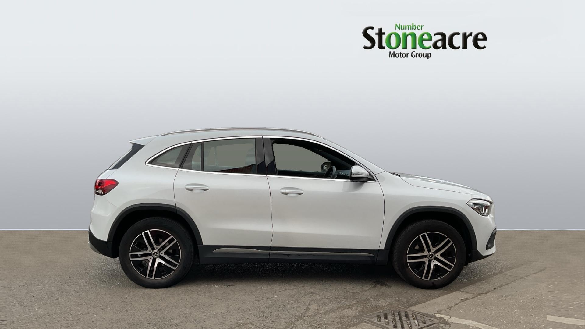 Mercedes-Benz GLA Image 3