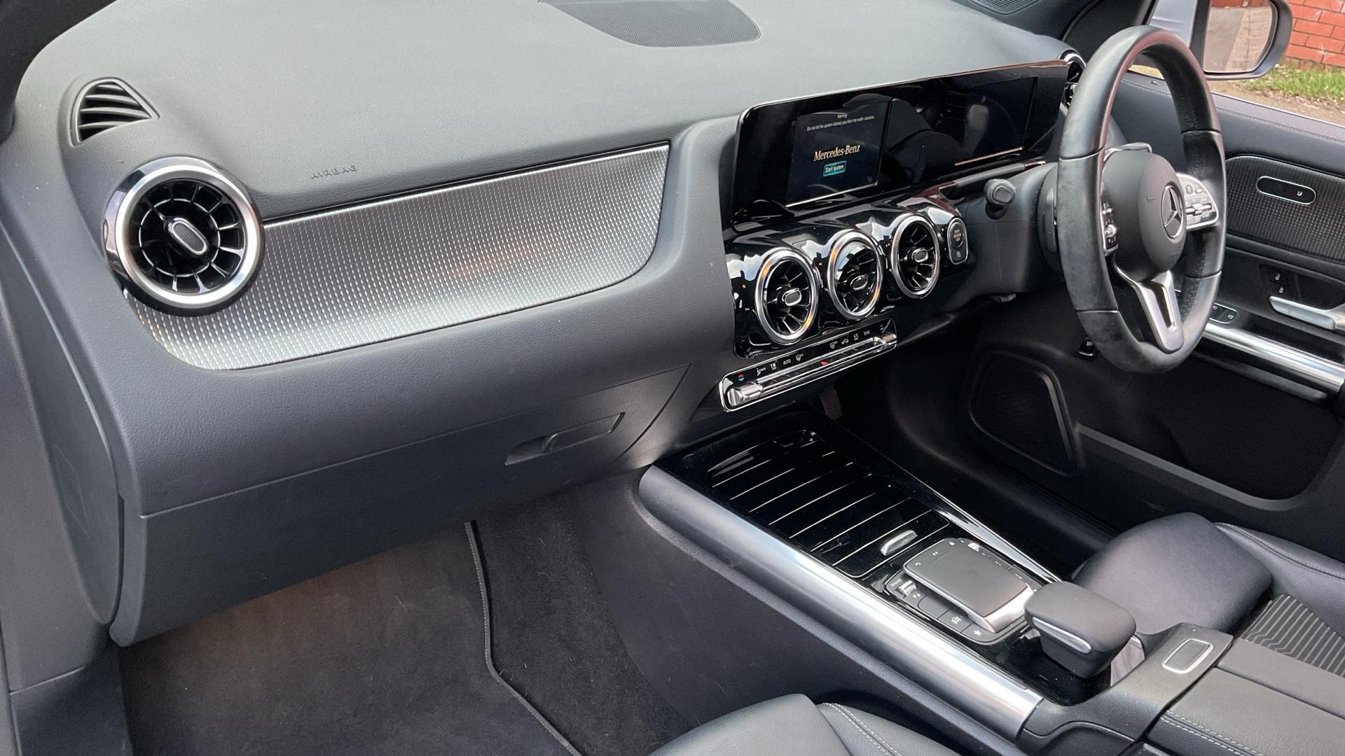 Mercedes-Benz GLA Image 4