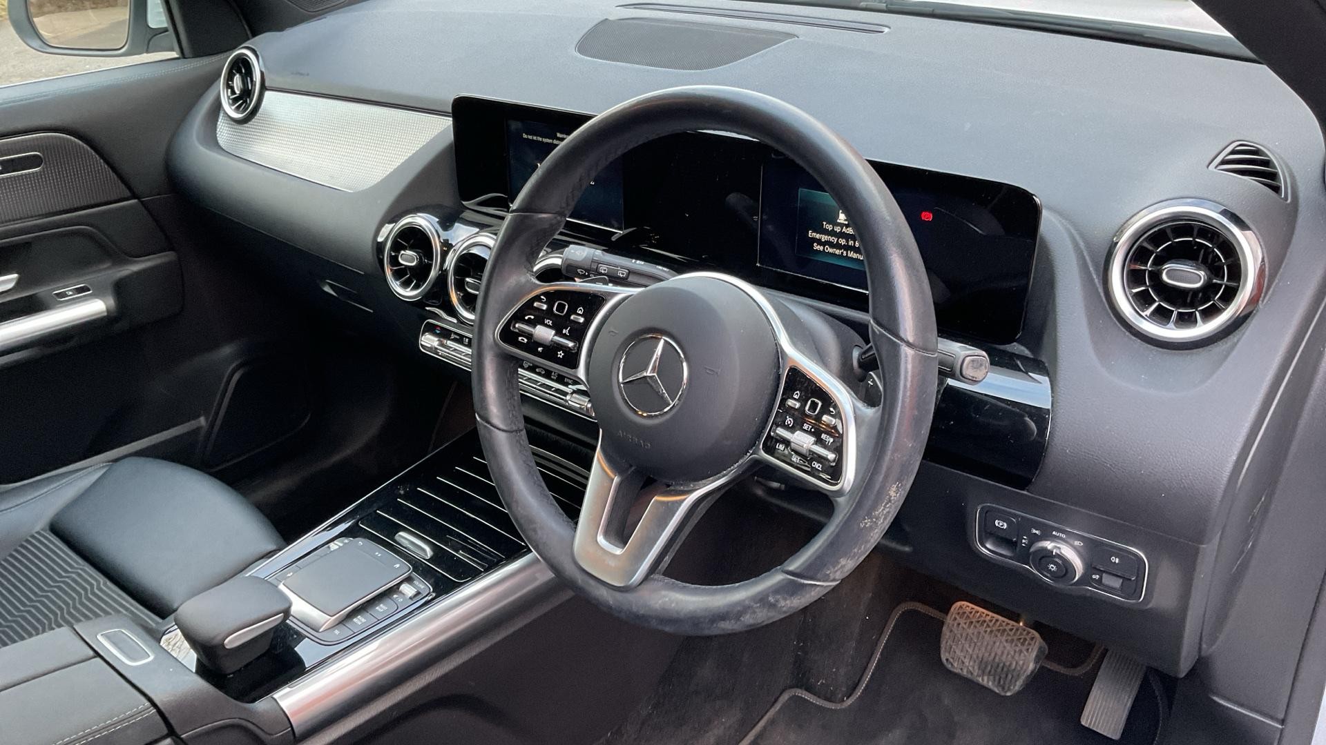 Mercedes-Benz GLA Image 5