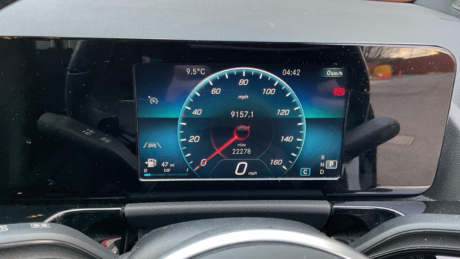 Mercedes-Benz GLA Image 11