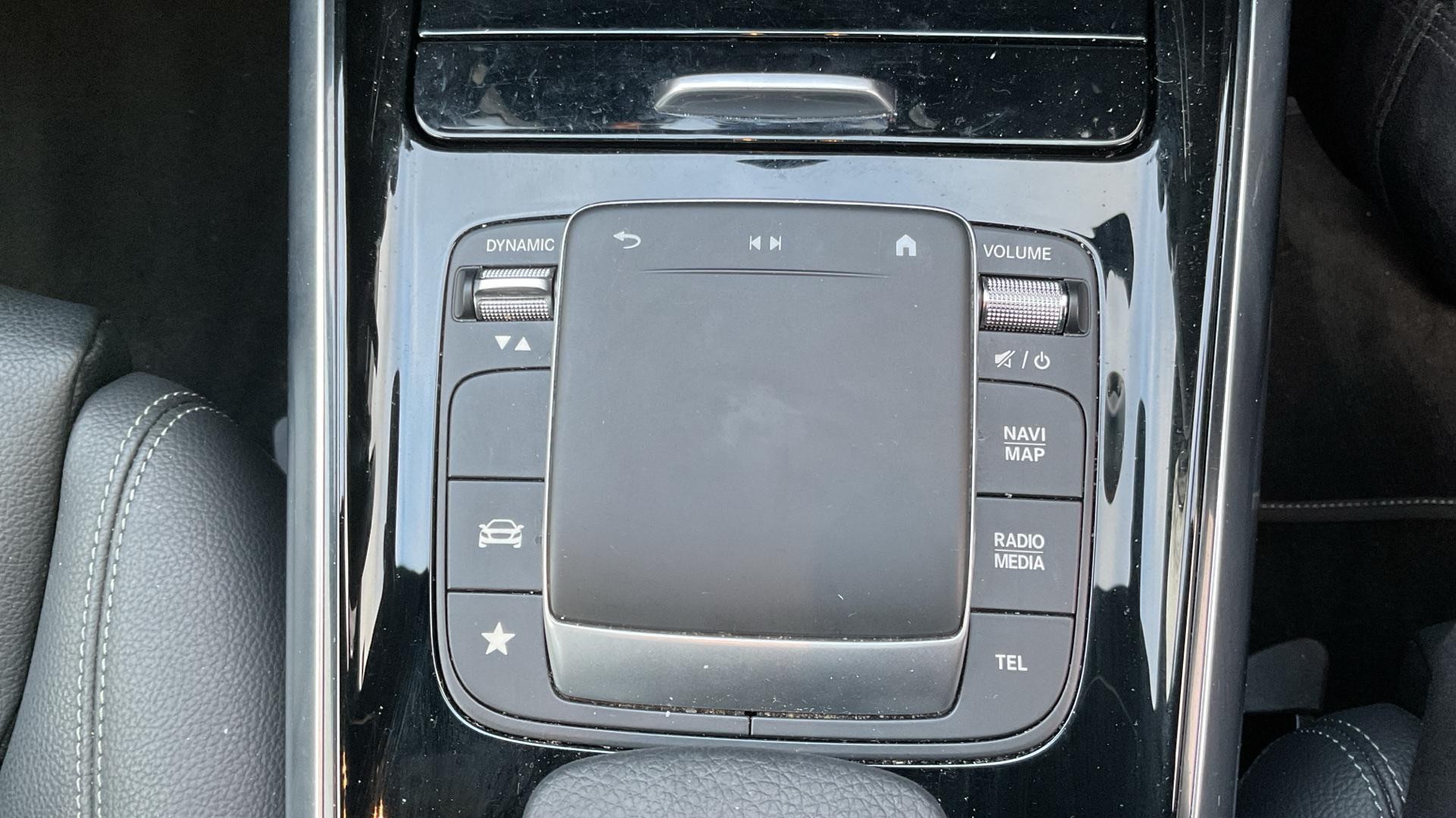 Mercedes-Benz GLA Image 14