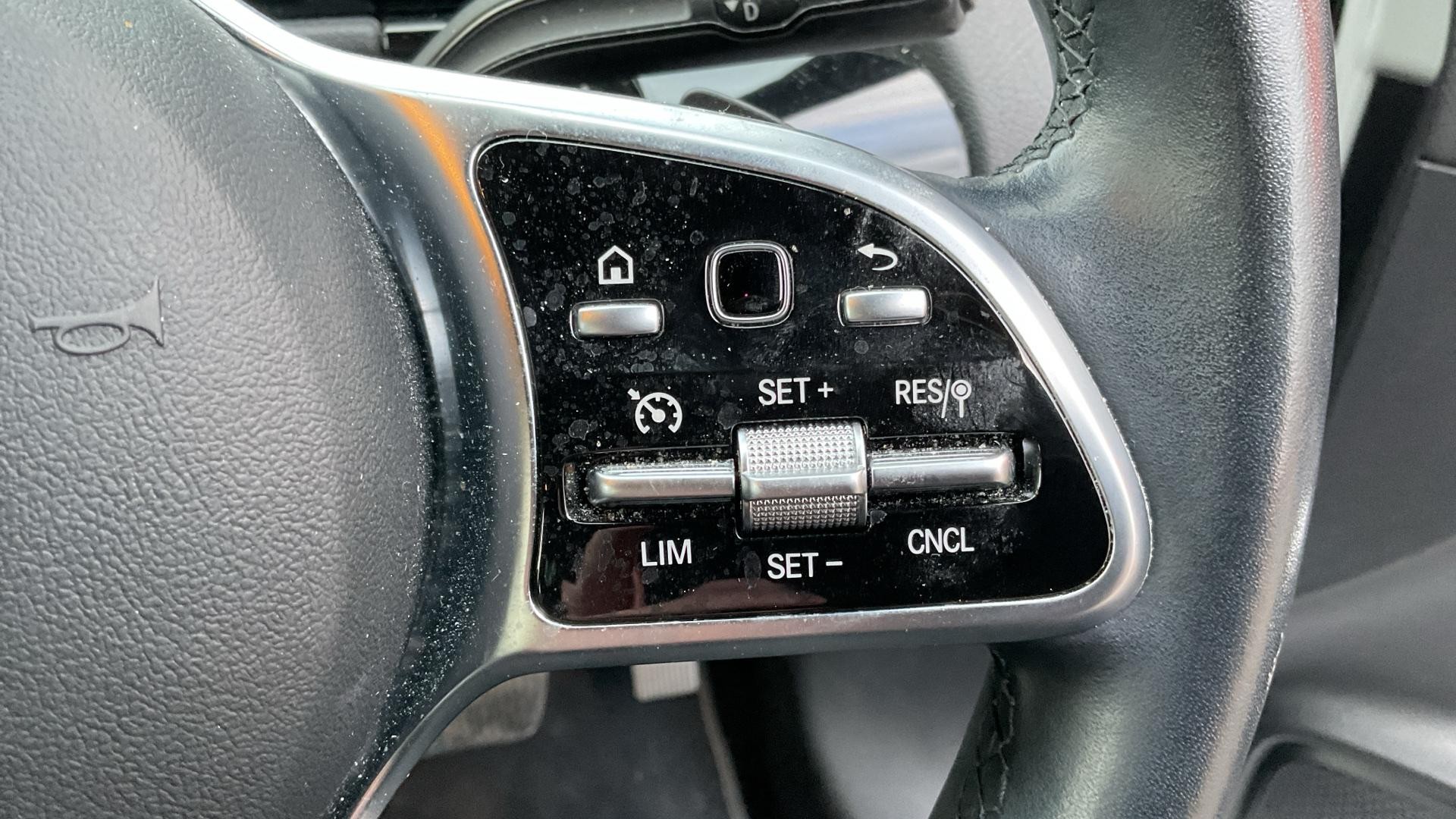 Mercedes-Benz GLA Image 19