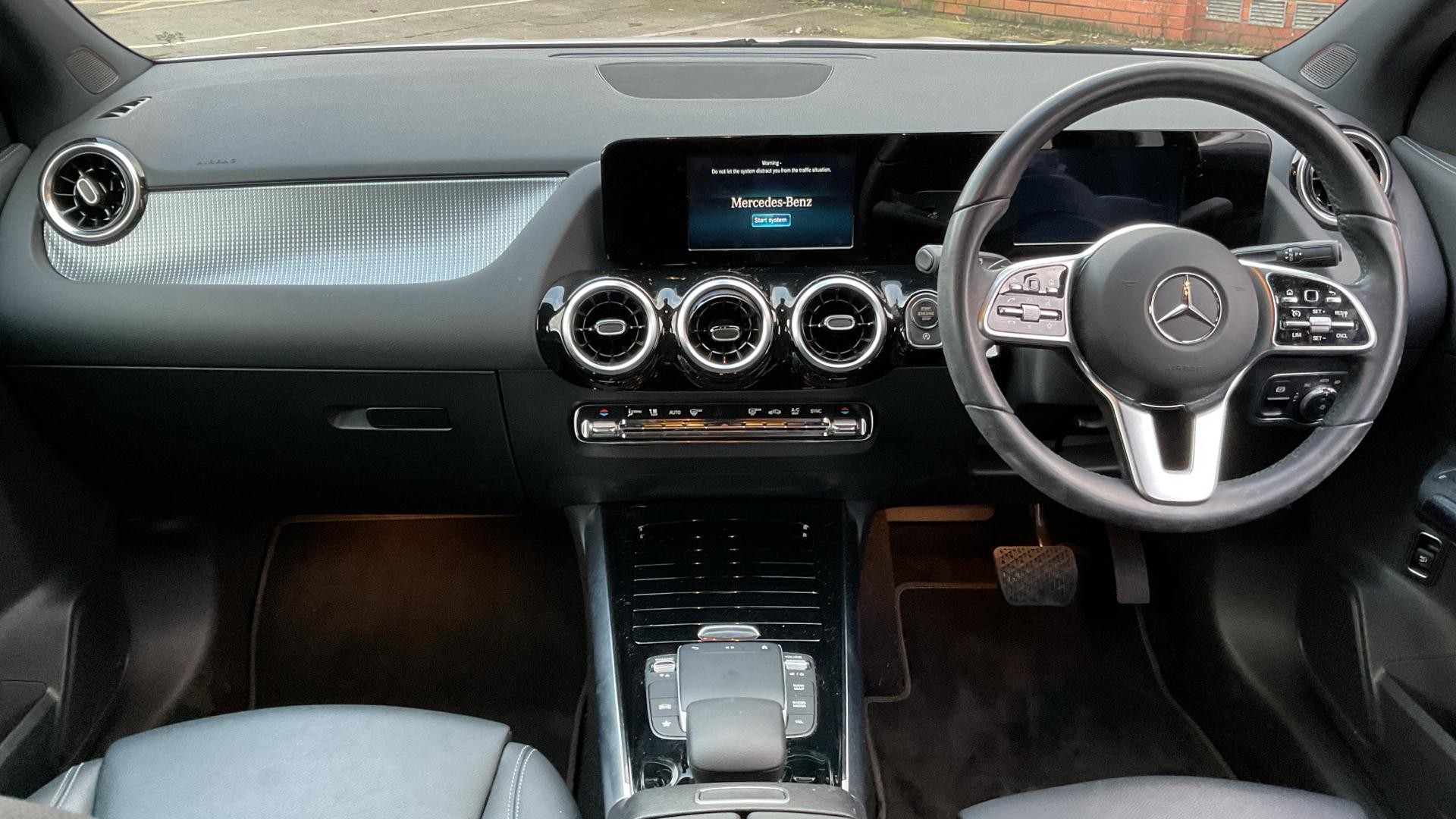 Mercedes-Benz GLA Image 20
