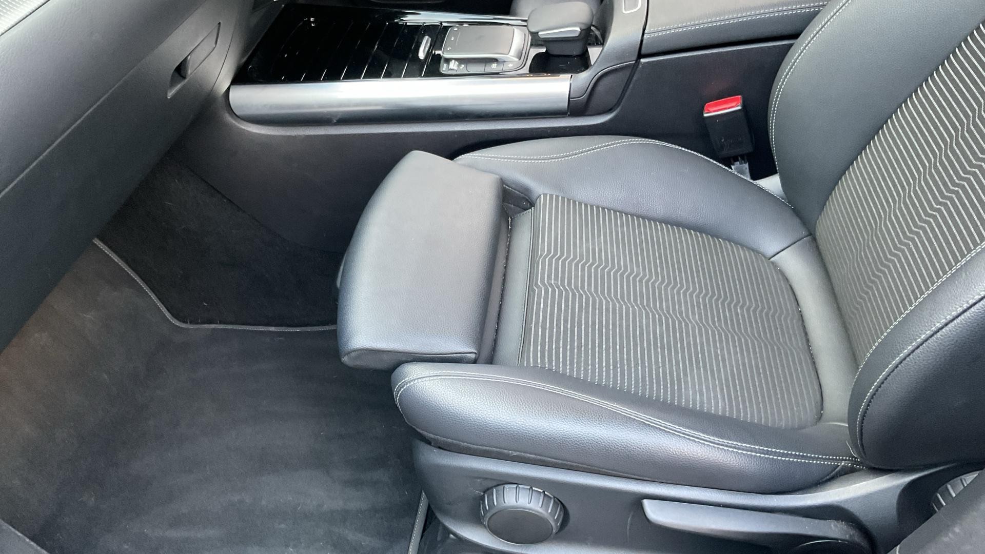 Mercedes-Benz GLA Image 27