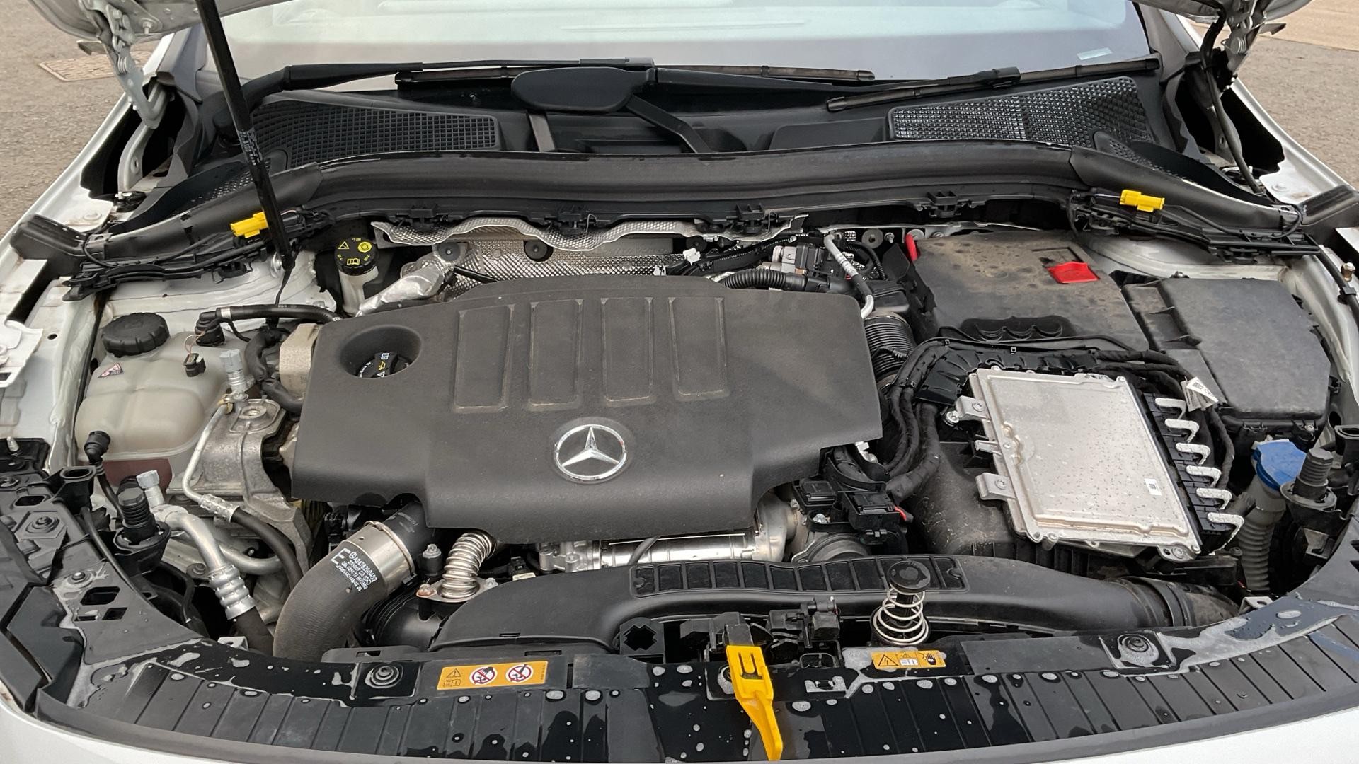 Mercedes-Benz GLA Image 34