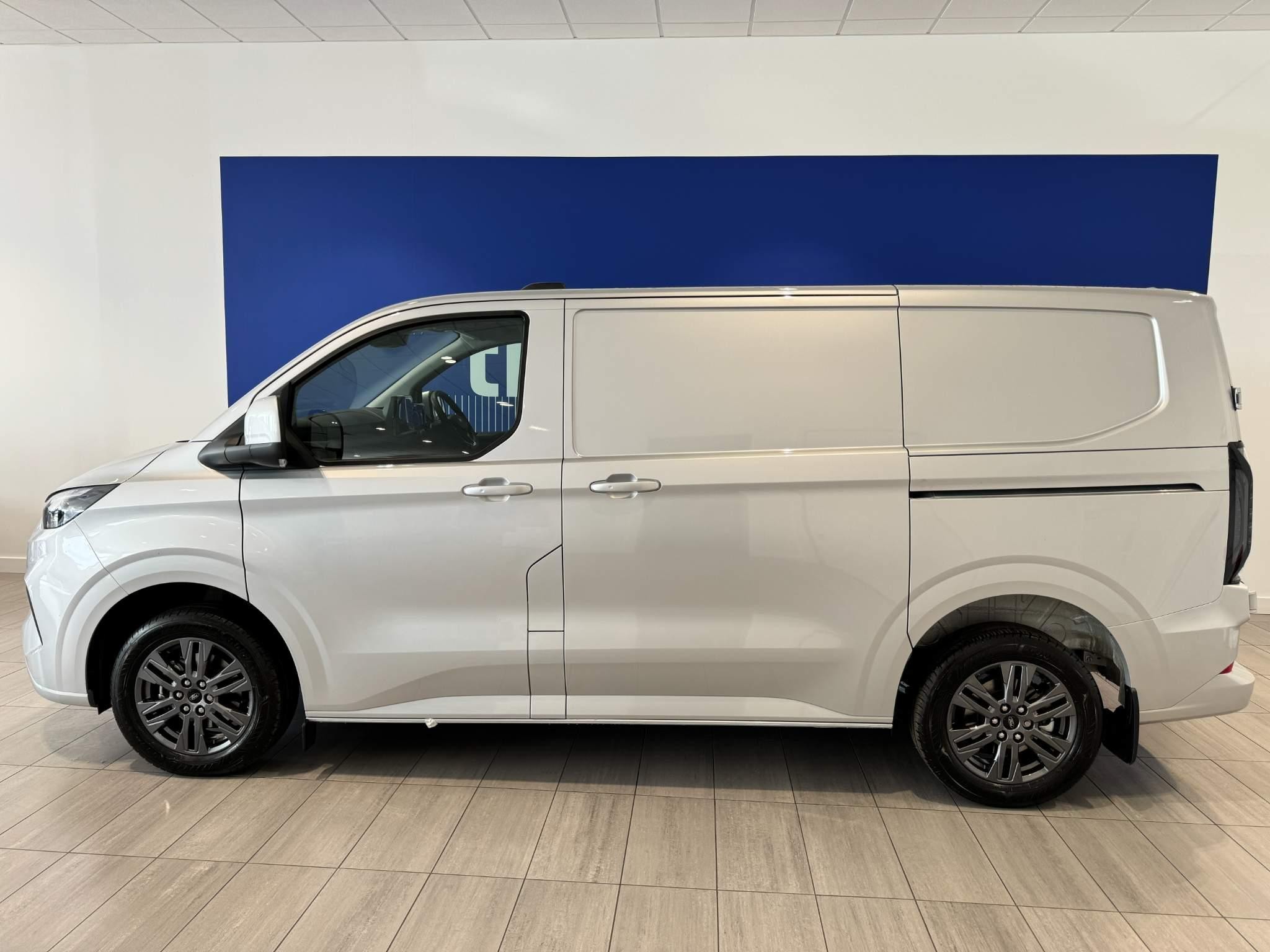 Ford Transit Custom Image 3