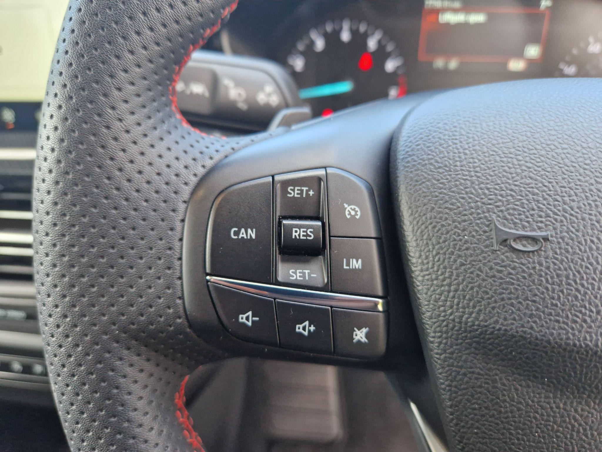 Ford Focus Image 23