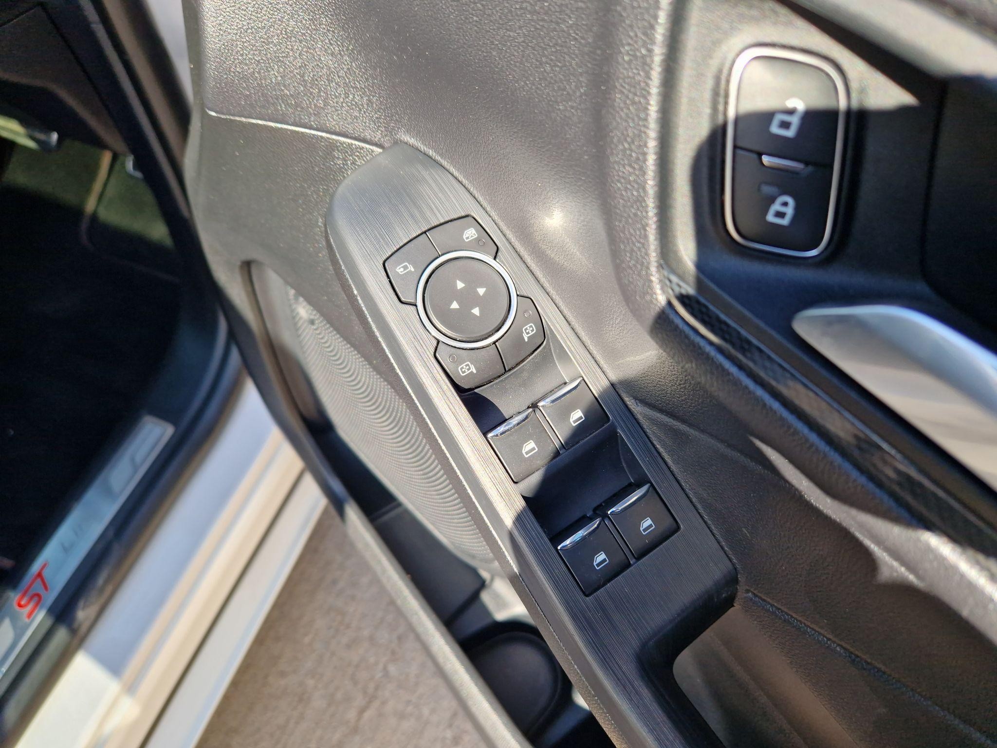 Ford Kuga Image 24