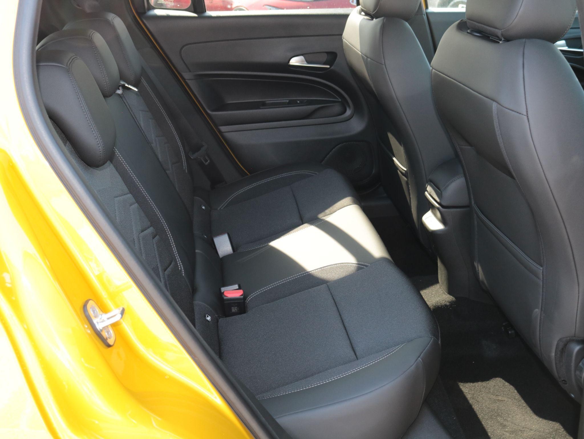 Jeep Avenger Image 25