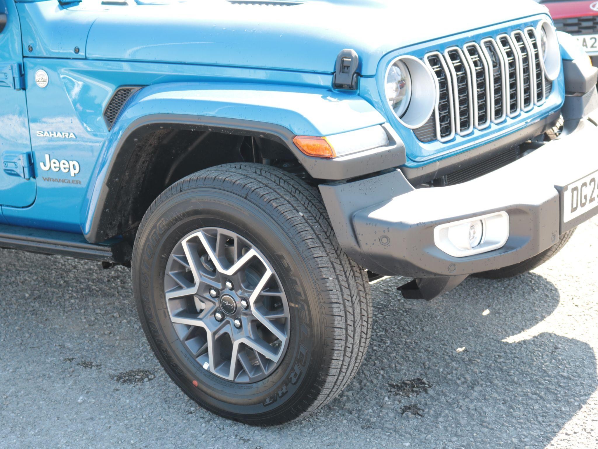 Jeep Wrangler Image 9