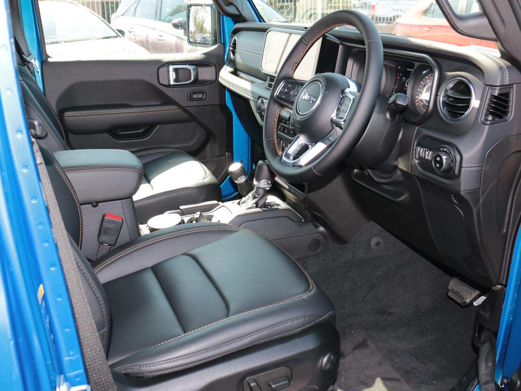 Jeep Wrangler Image 13