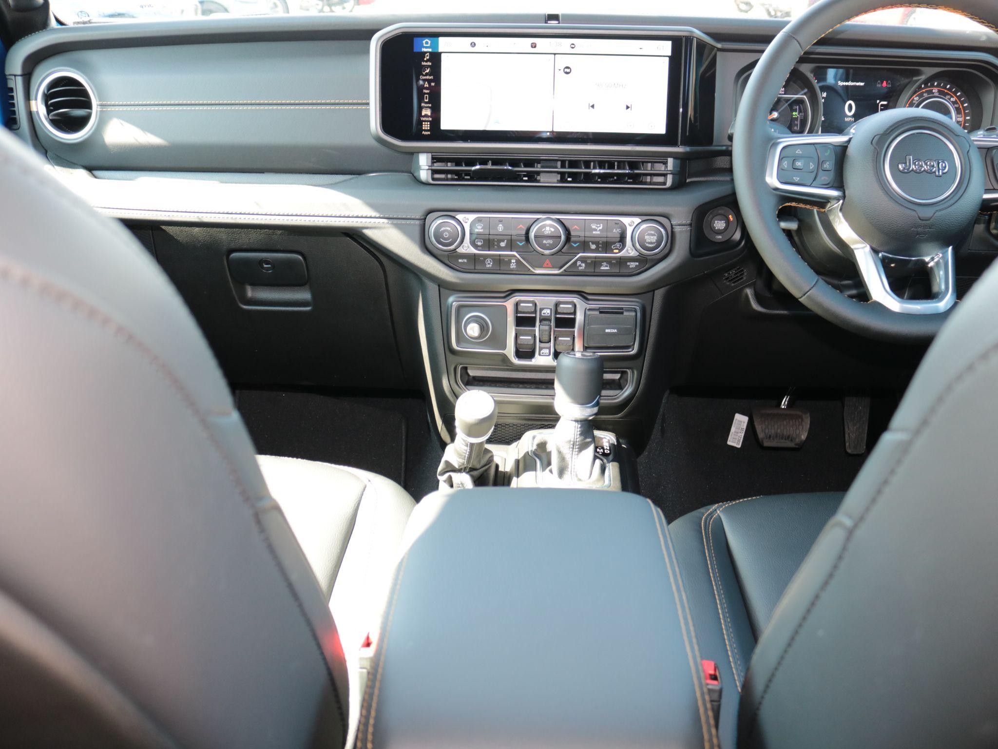 Jeep Wrangler Image 16