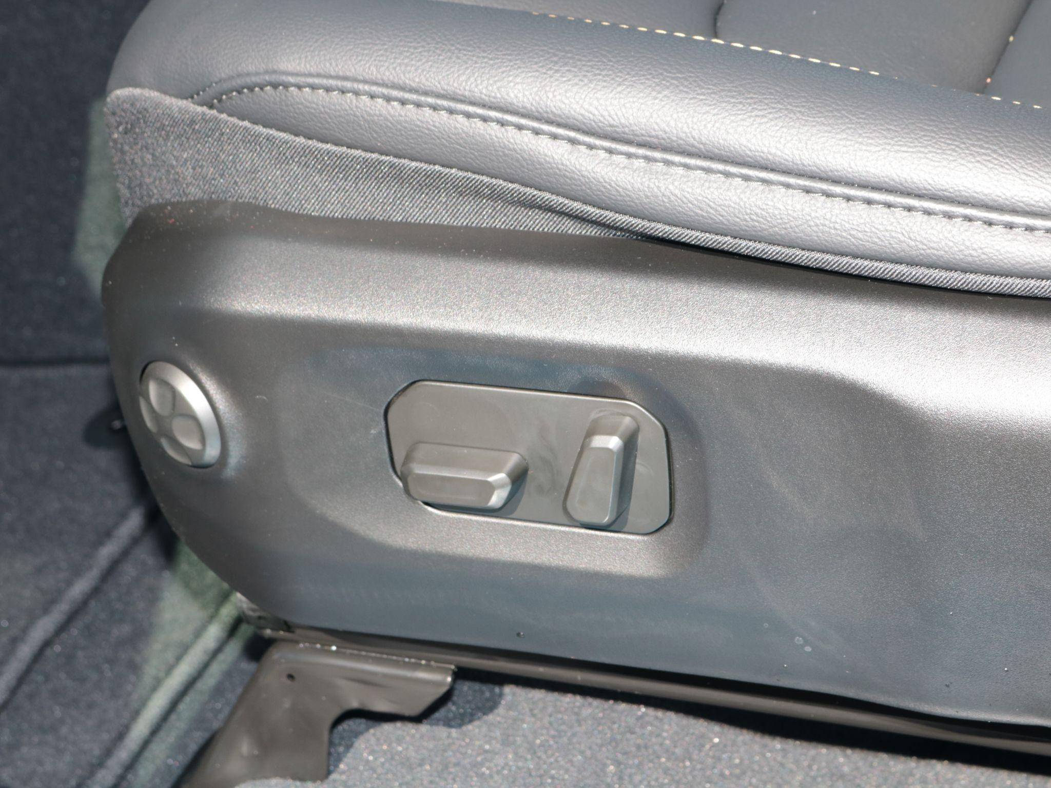 Jeep Wrangler Image 18