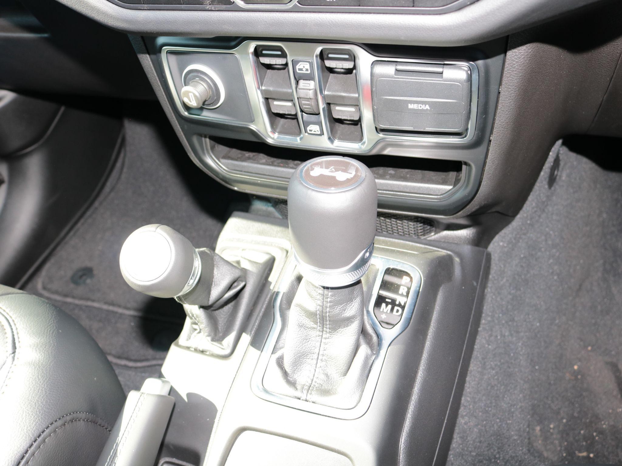 Jeep Wrangler Image 26